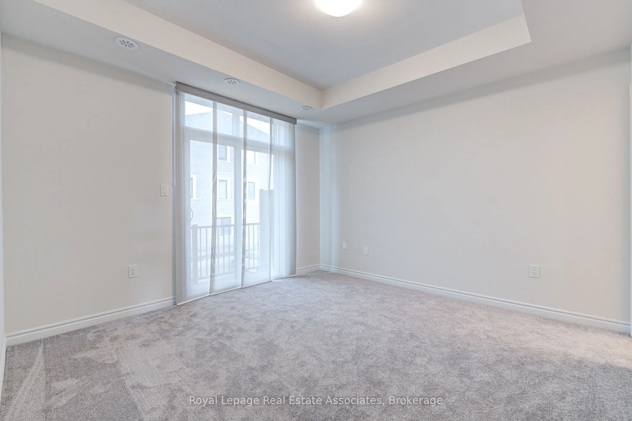 383 Dundas Street E, #53