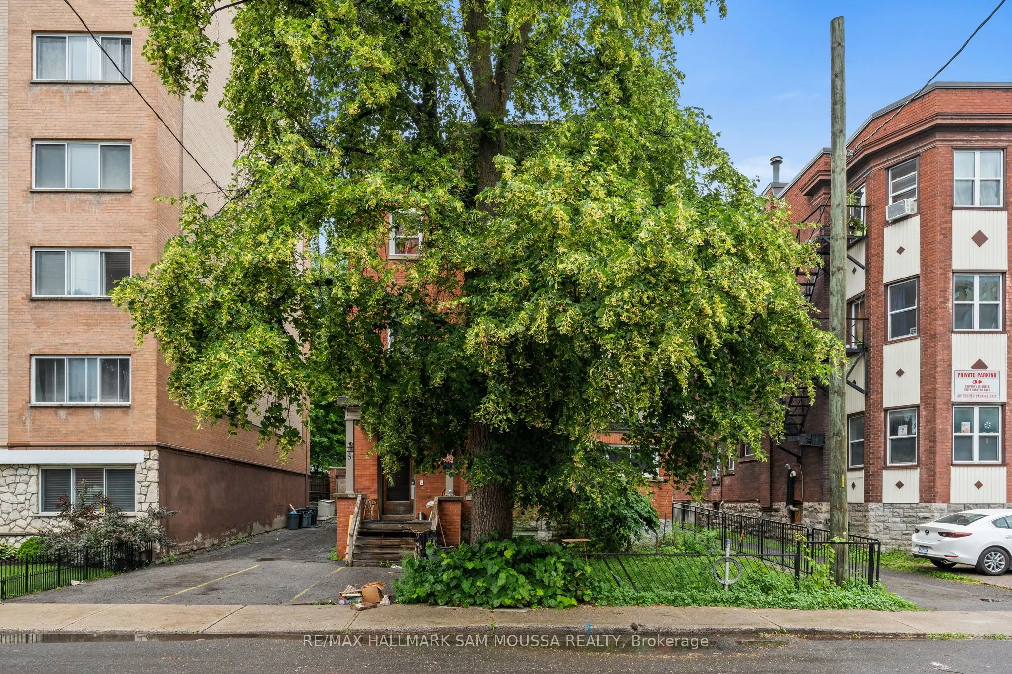 315 Waverley Street W