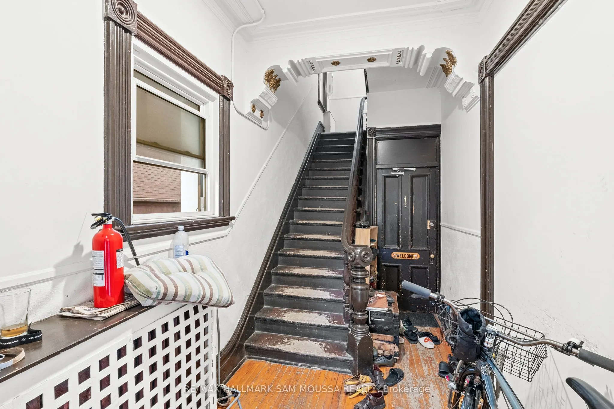 315 Waverley Street W