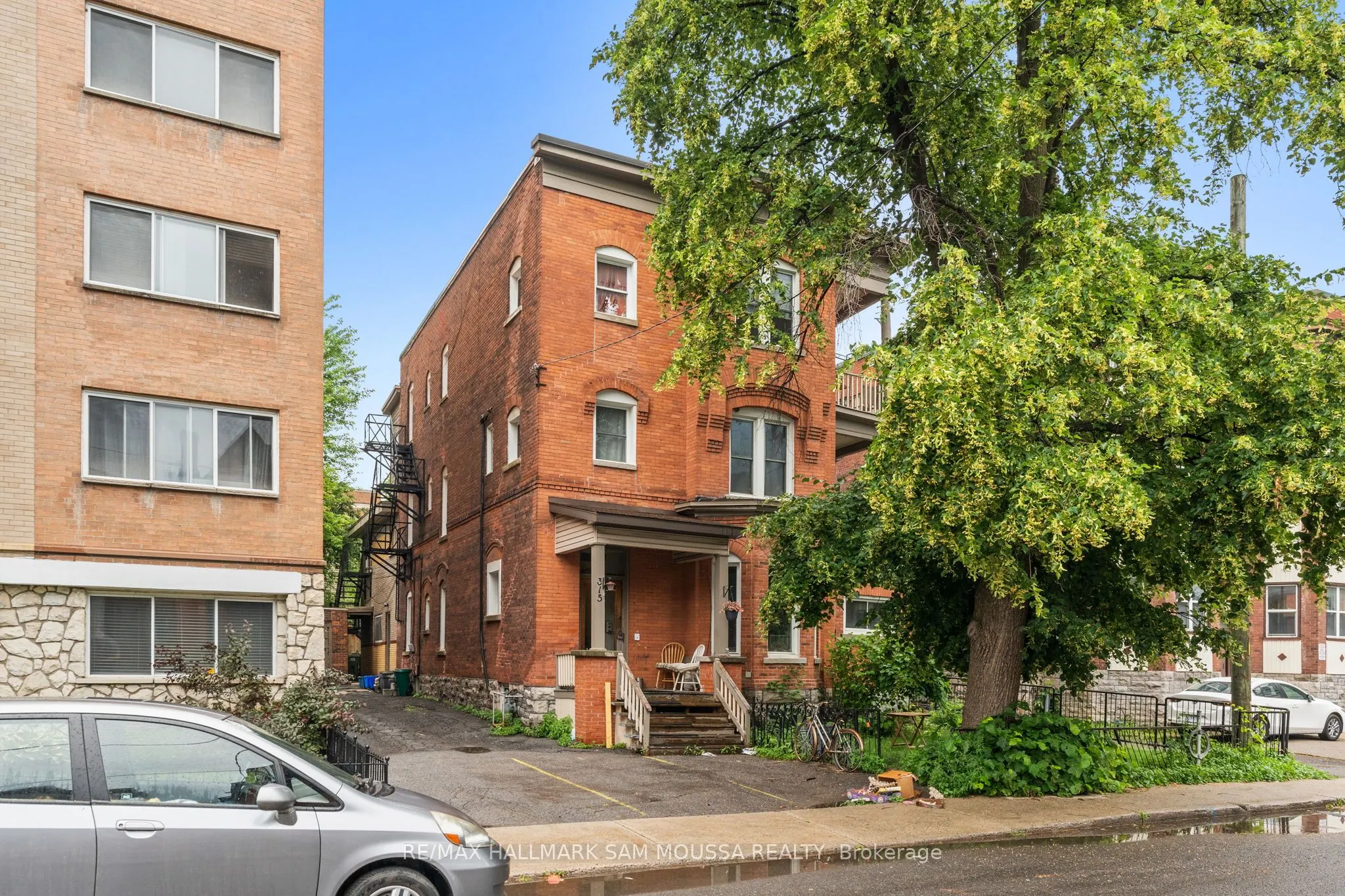 315 Waverley Street W