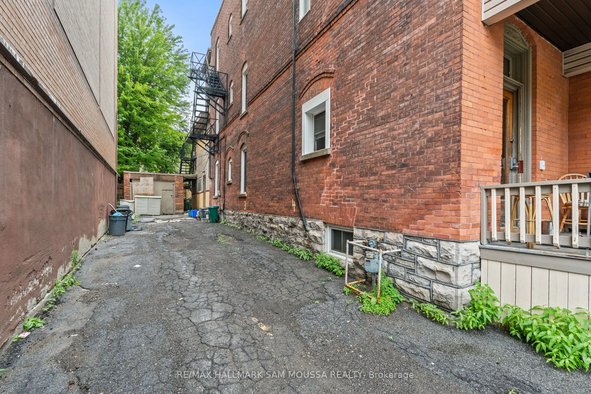 315 Waverley Street W