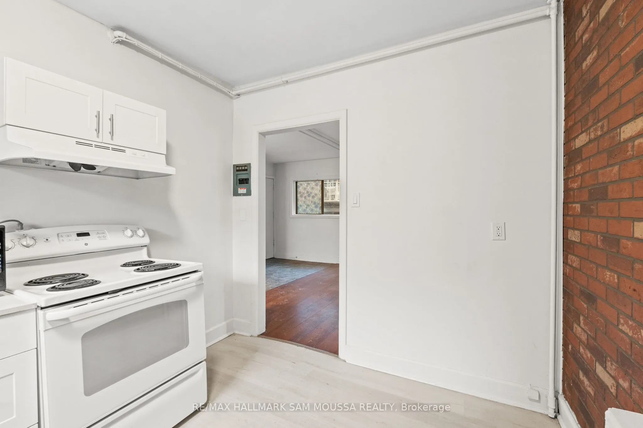 315 Waverley Street W