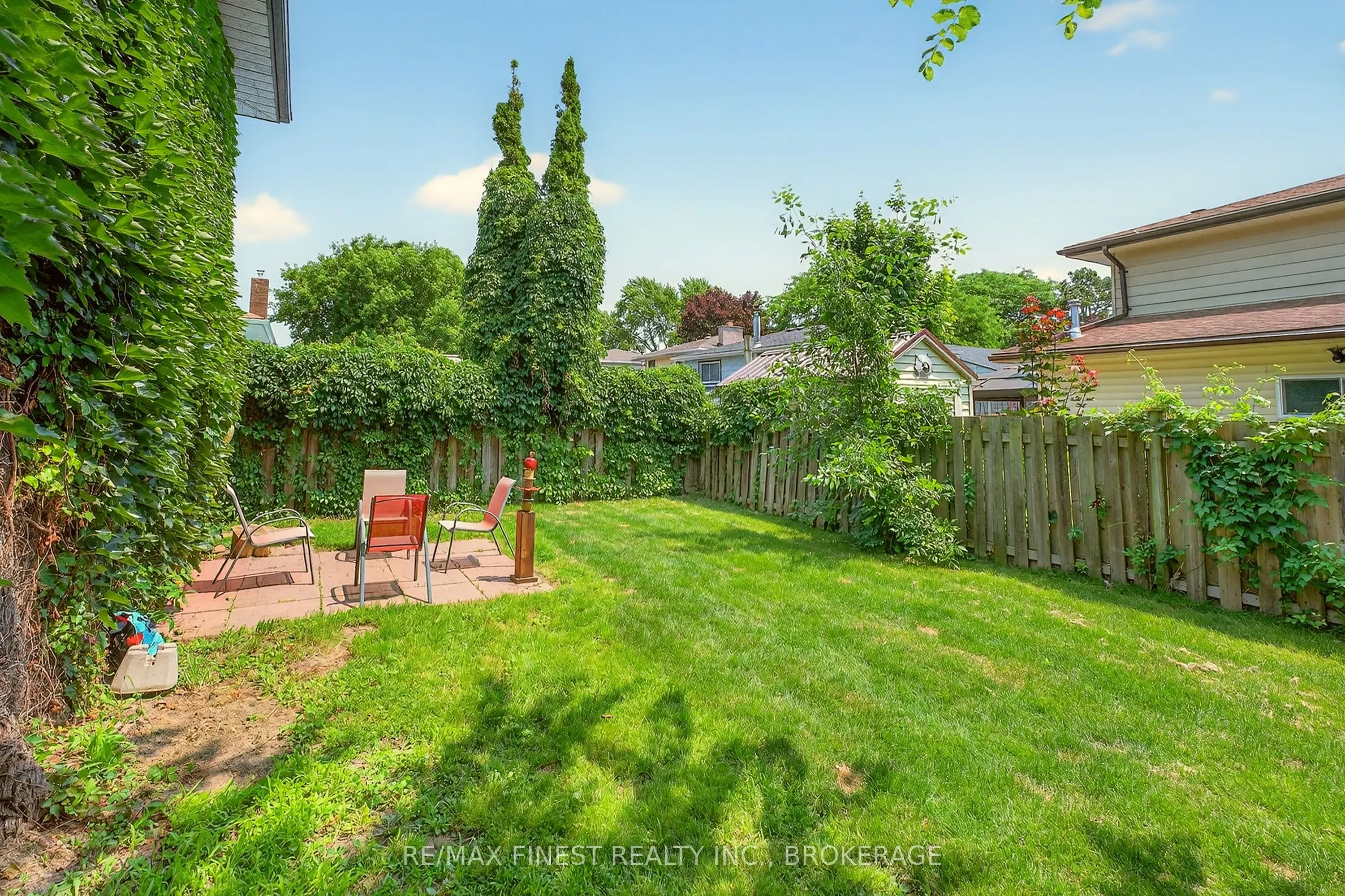 23 Diamond Crescent