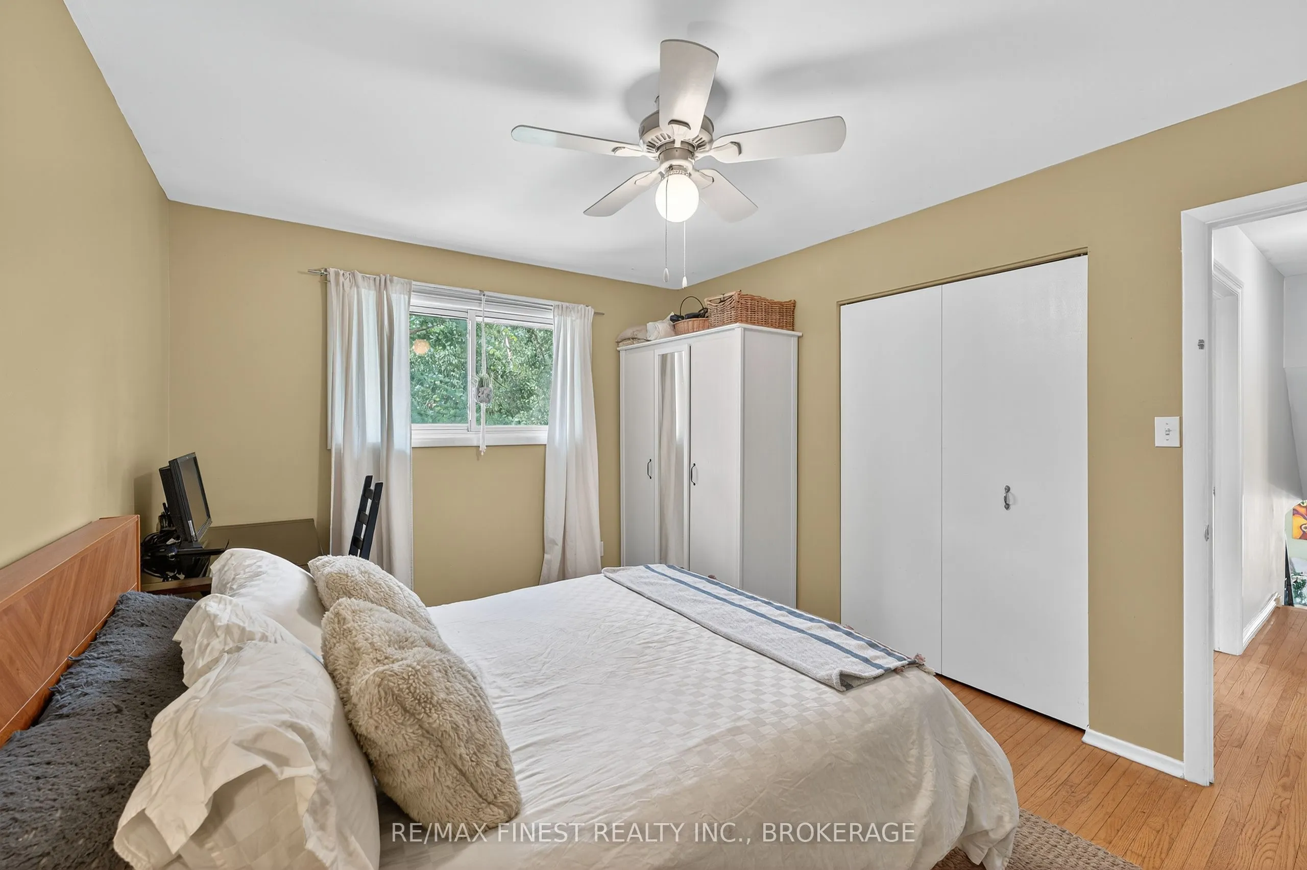 23 Diamond Crescent