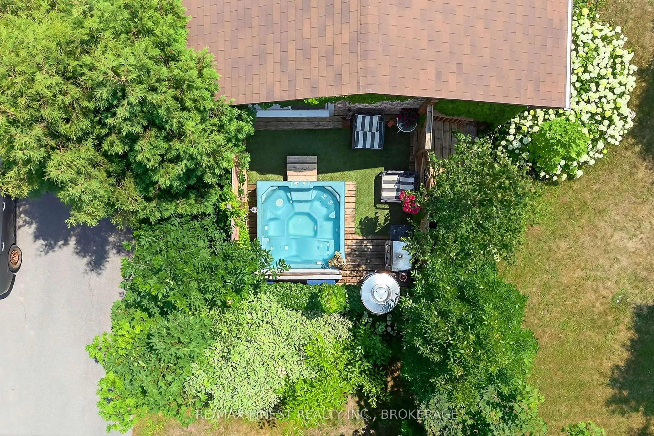 23 Diamond Crescent