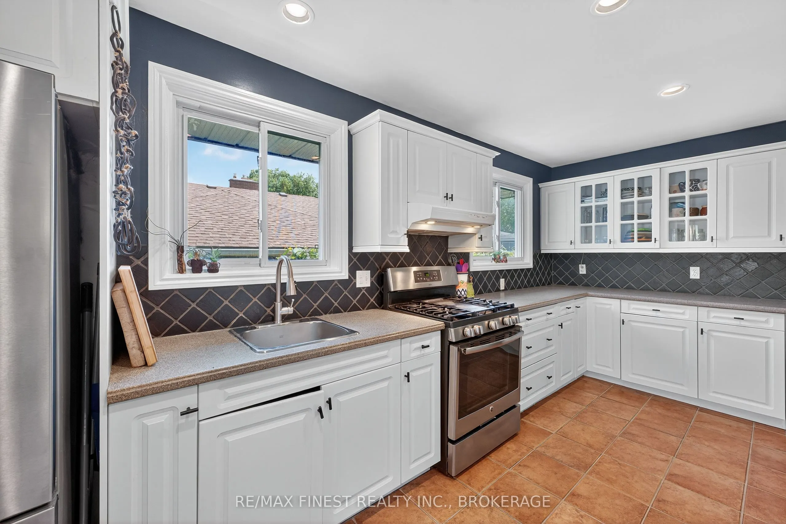 23 Diamond Crescent