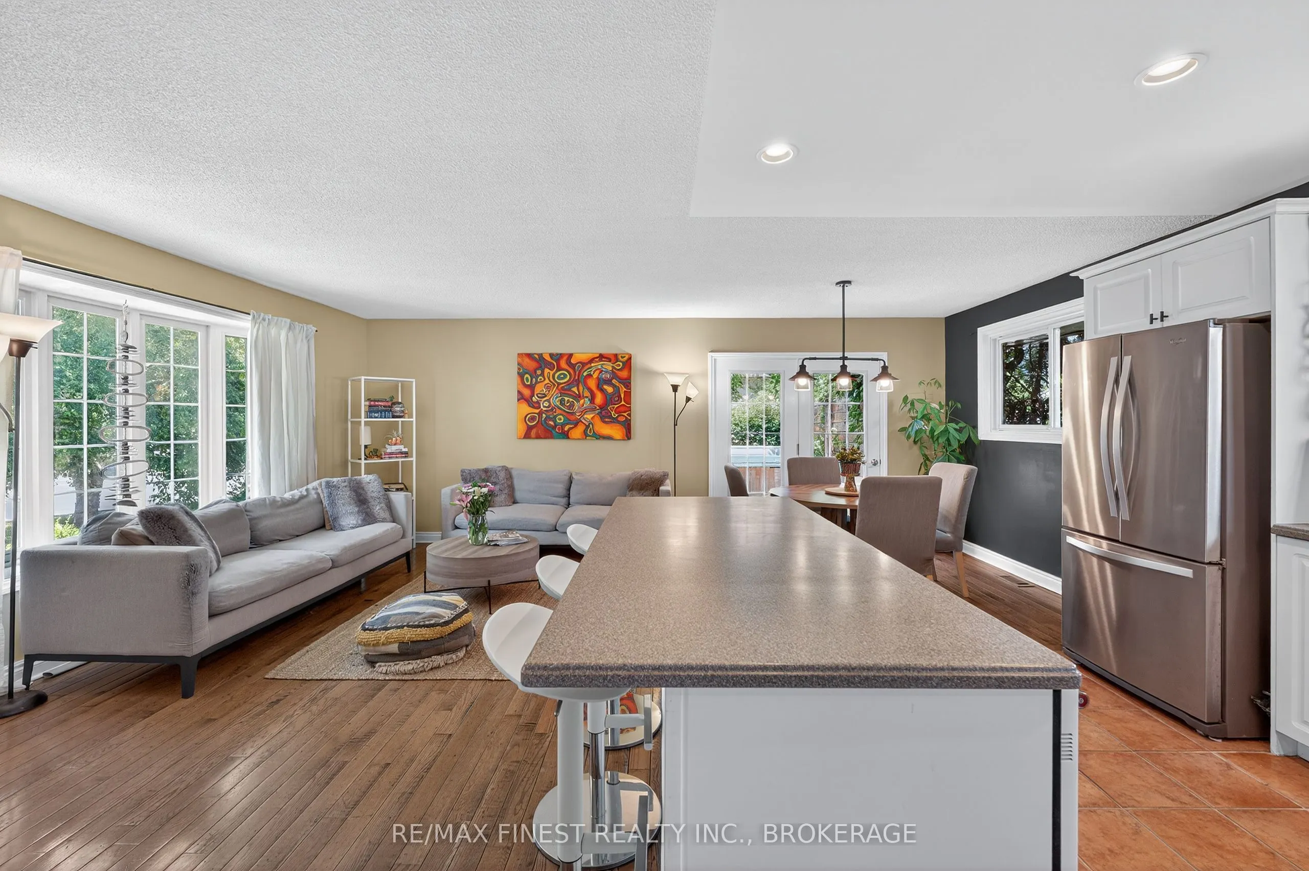 23 Diamond Crescent