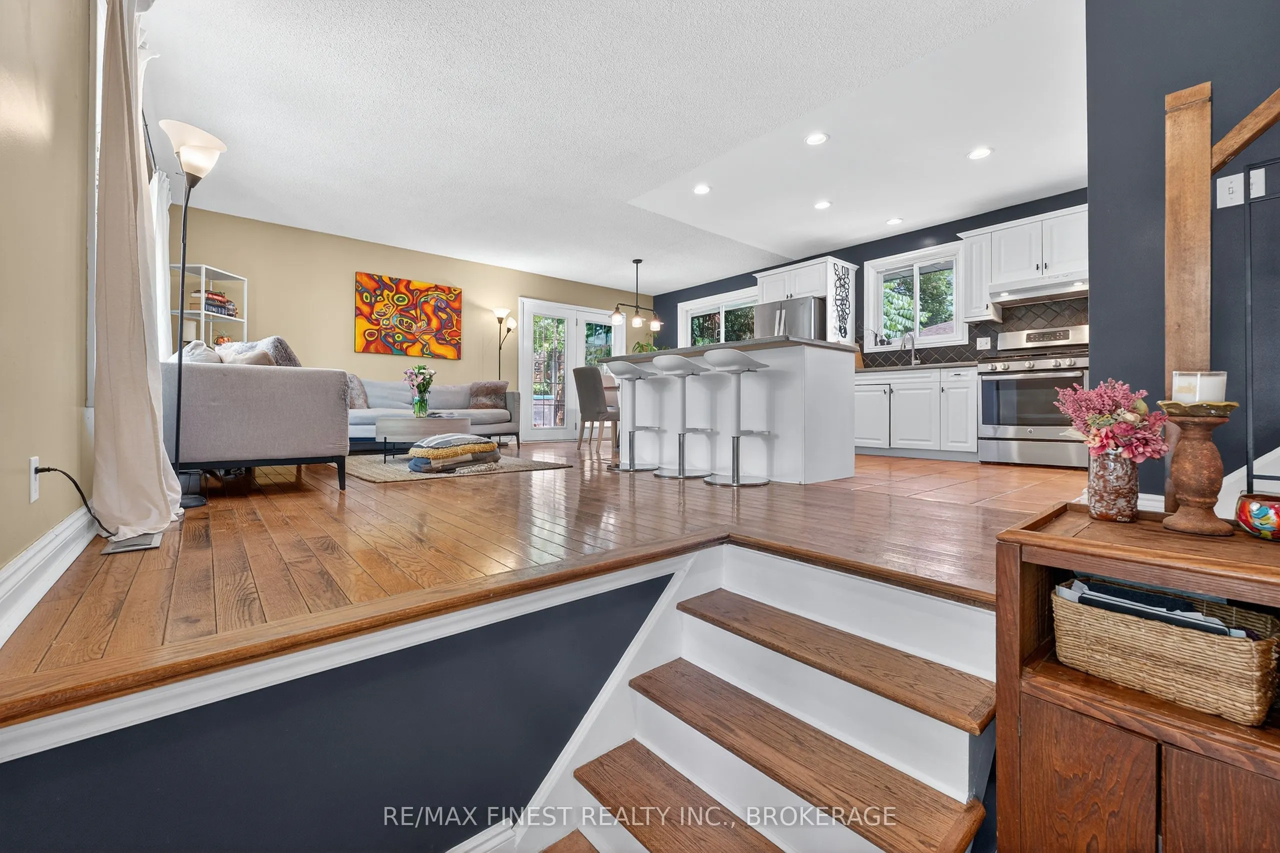 23 Diamond Crescent