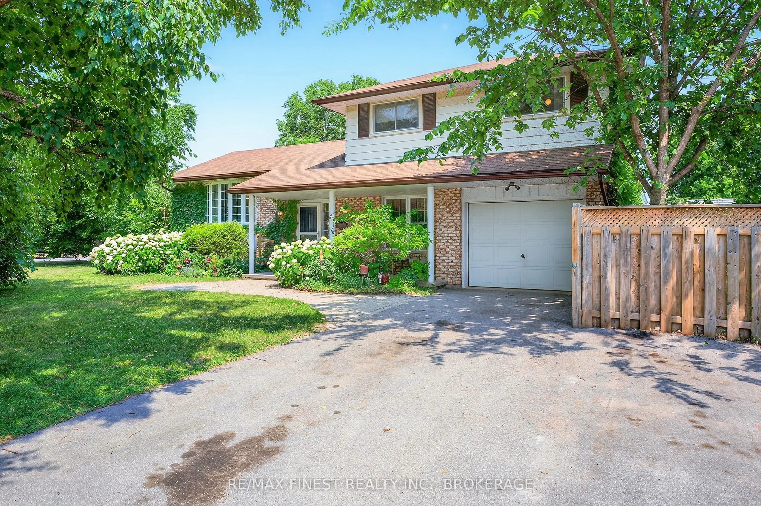 23 Diamond Crescent