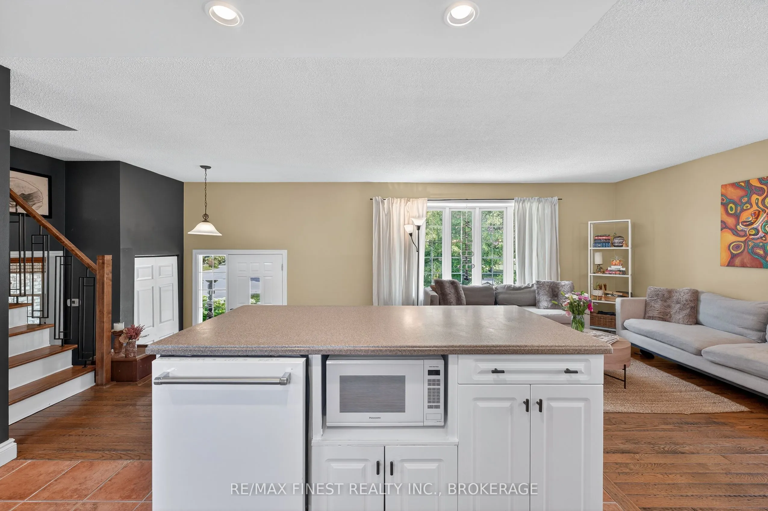 23 Diamond Crescent