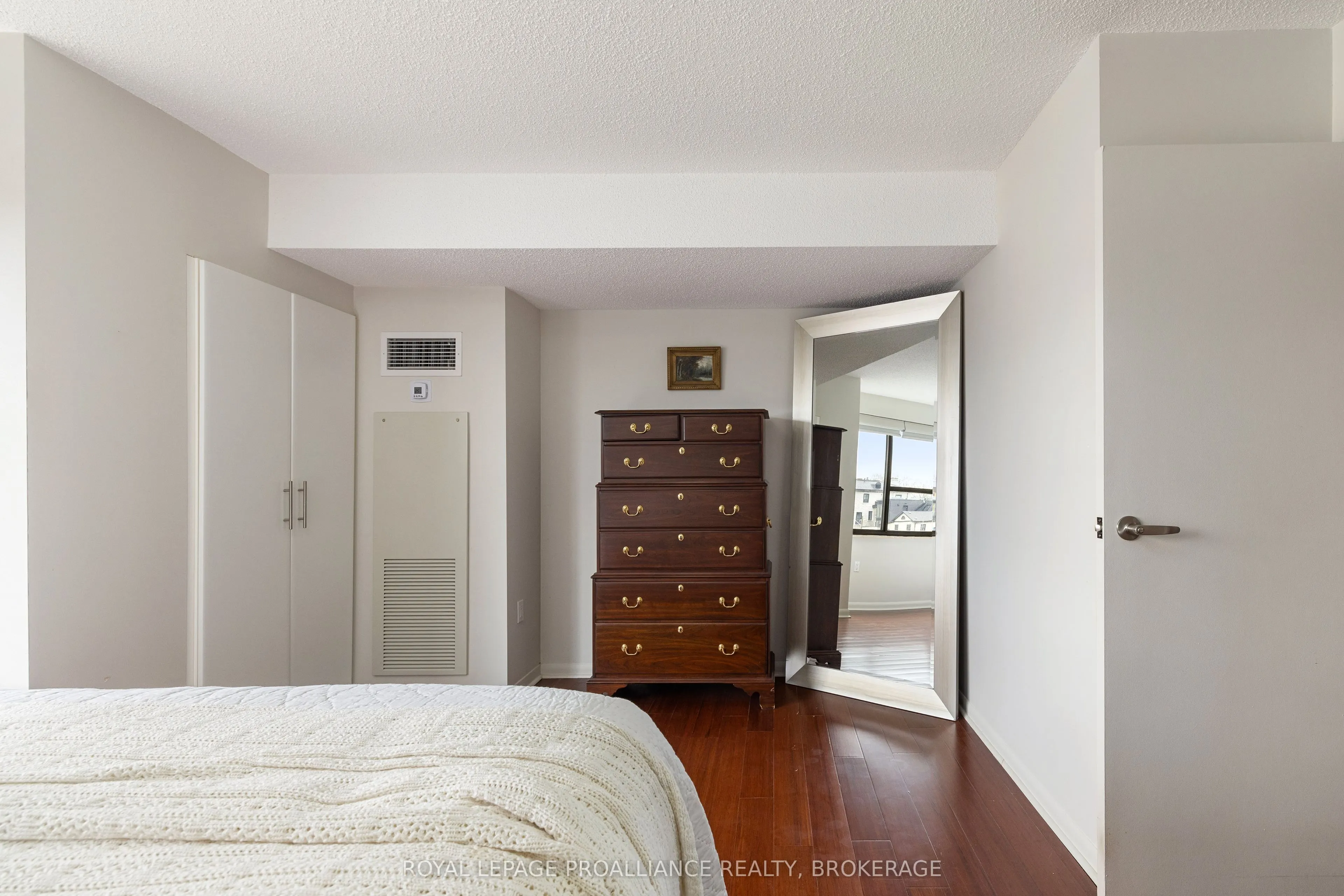 165 Ontario Street, #301