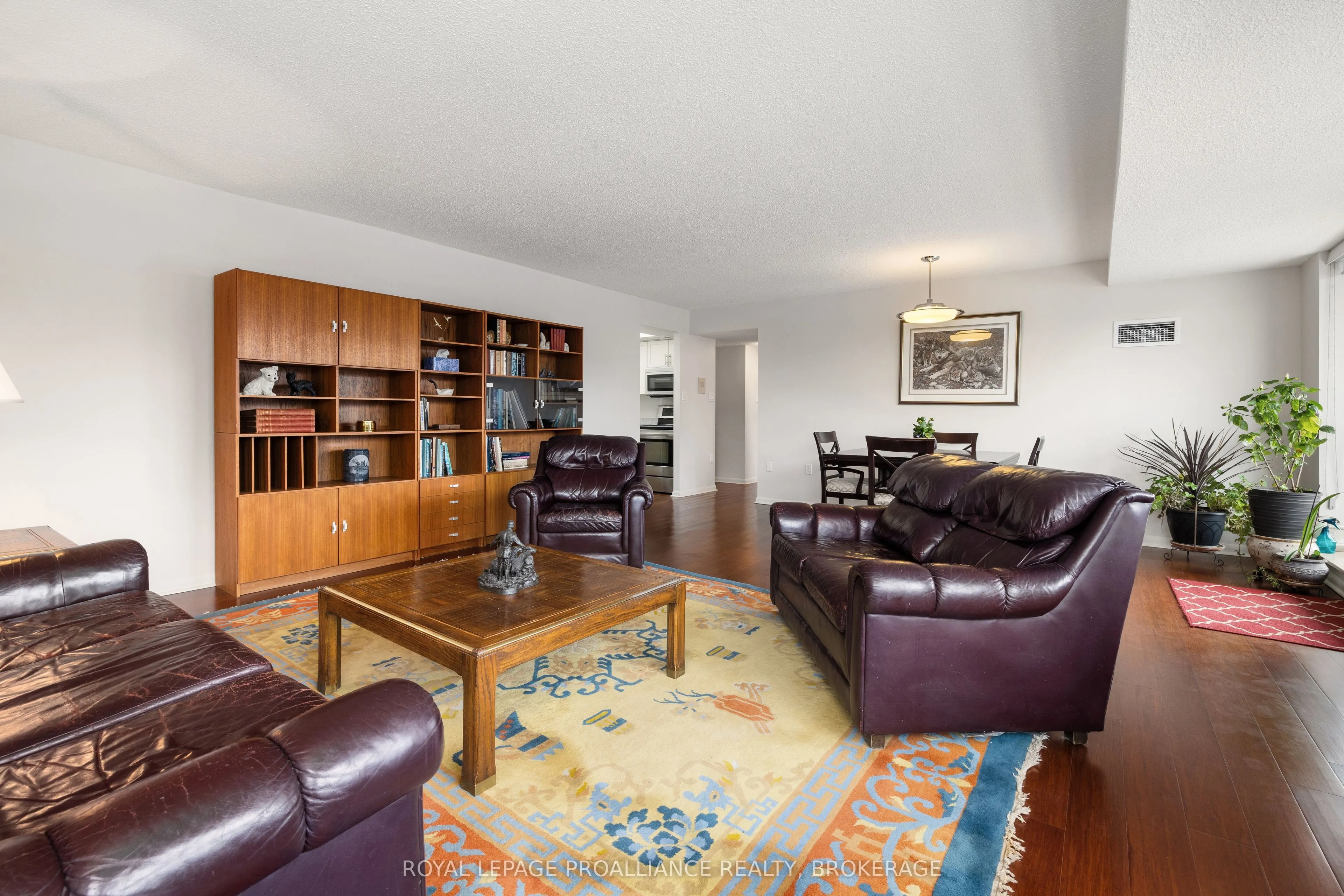 165 Ontario Street, #301