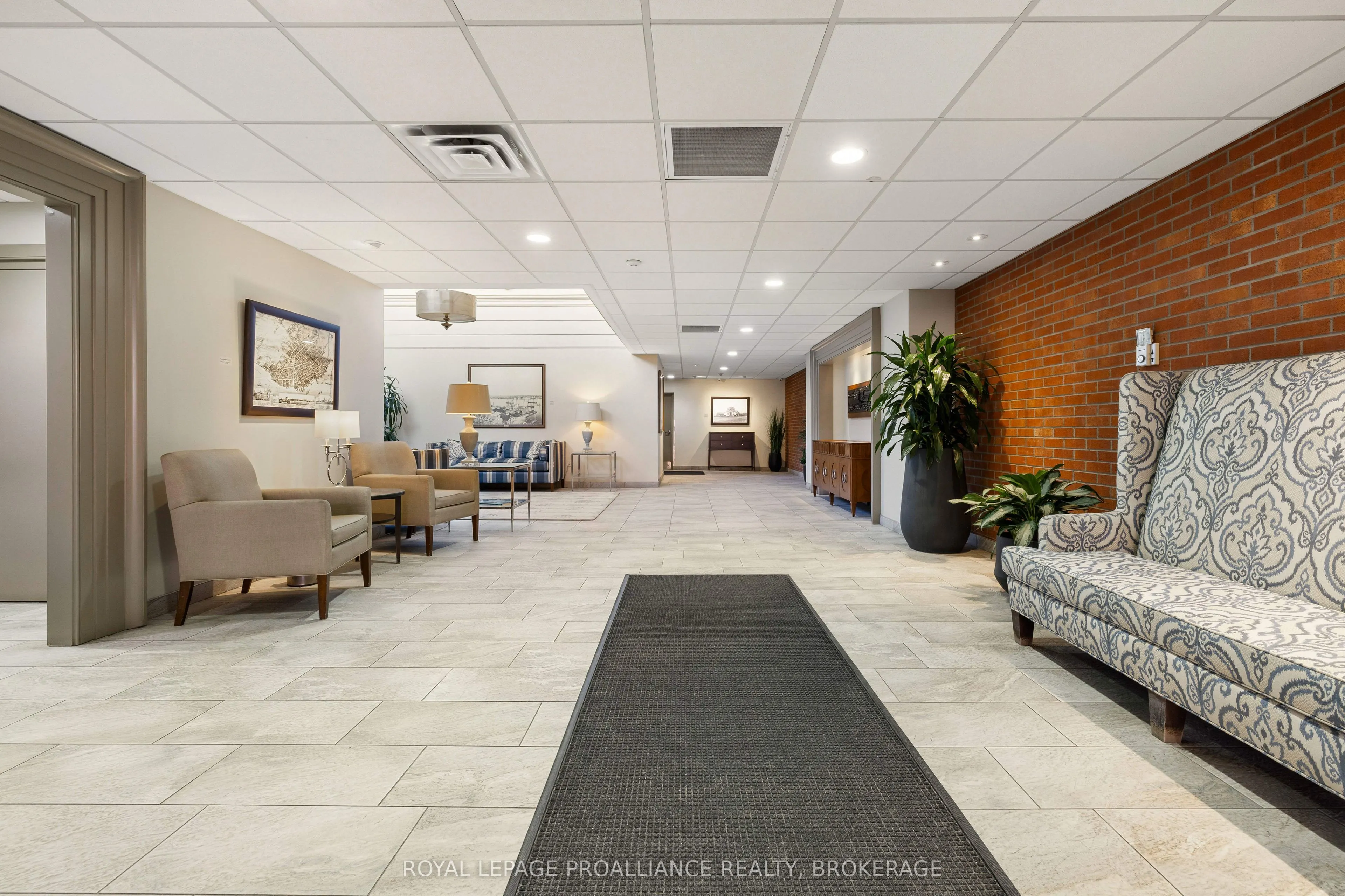 165 Ontario Street, #301