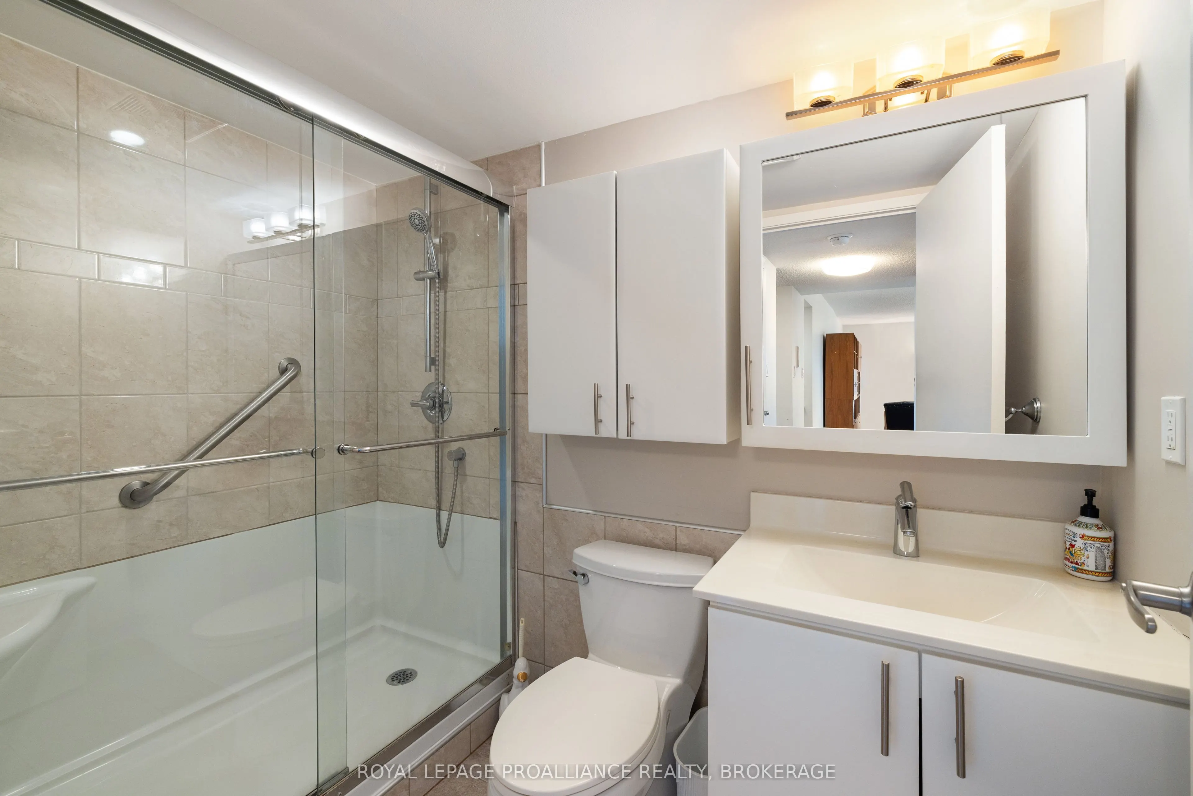 165 Ontario Street, #301