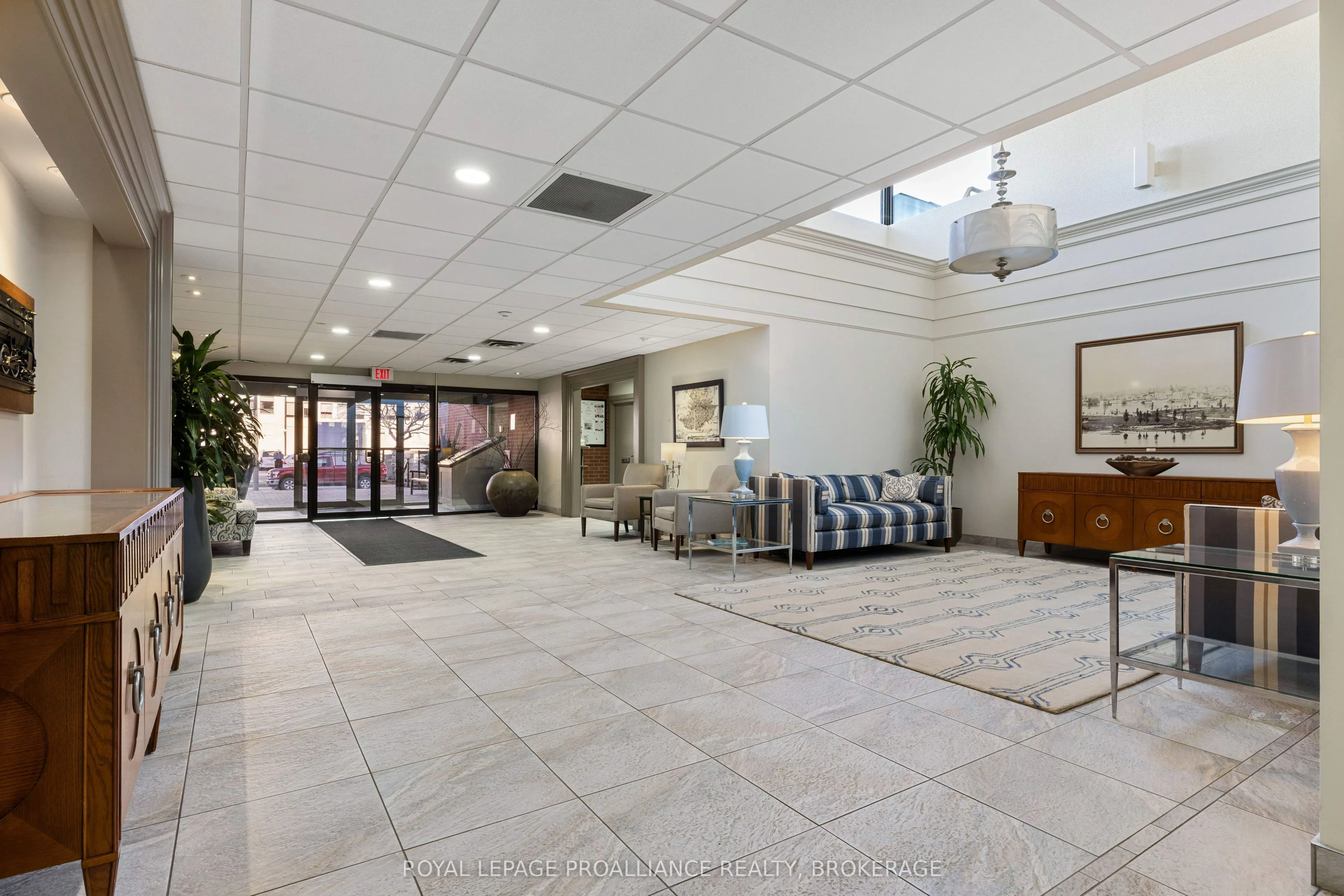 165 Ontario Street, #301