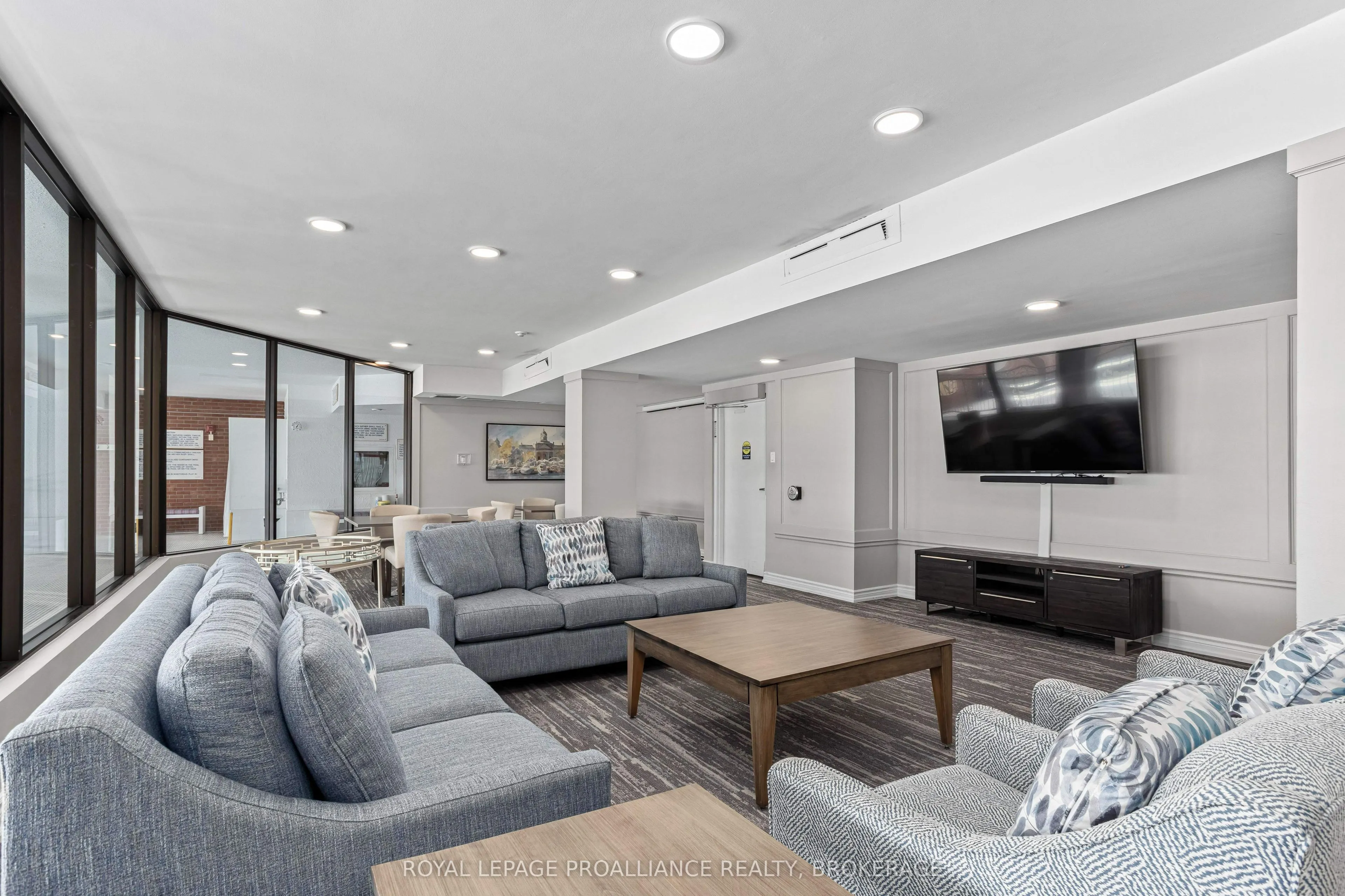 165 Ontario Street, #301