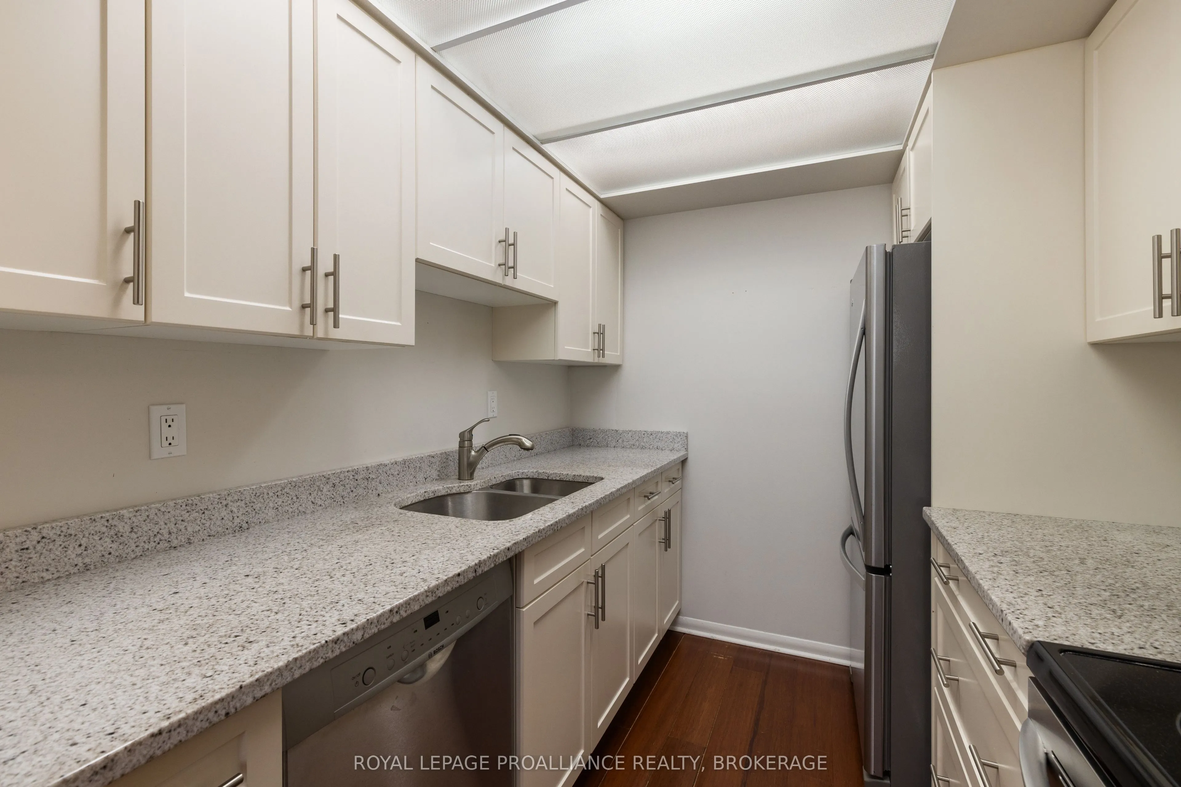 165 Ontario Street, #301