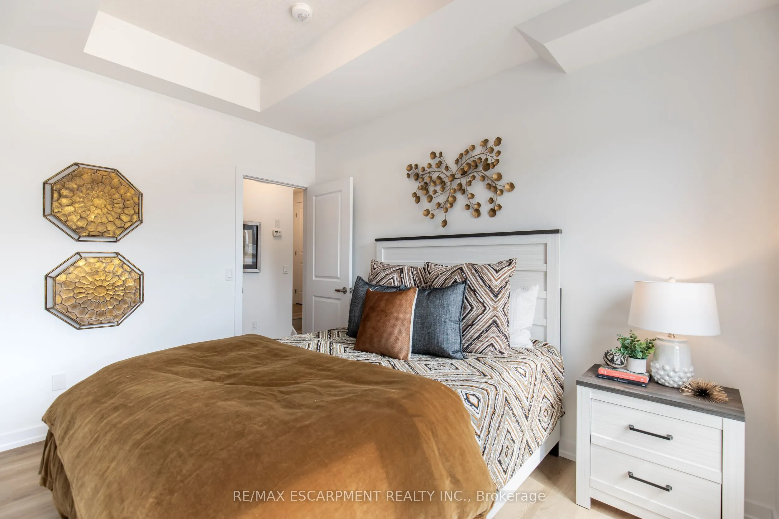 249 Burke Street, #0