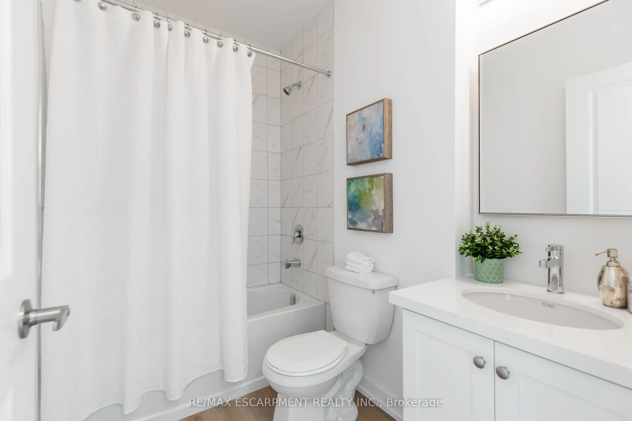 249 Burke Street, #0