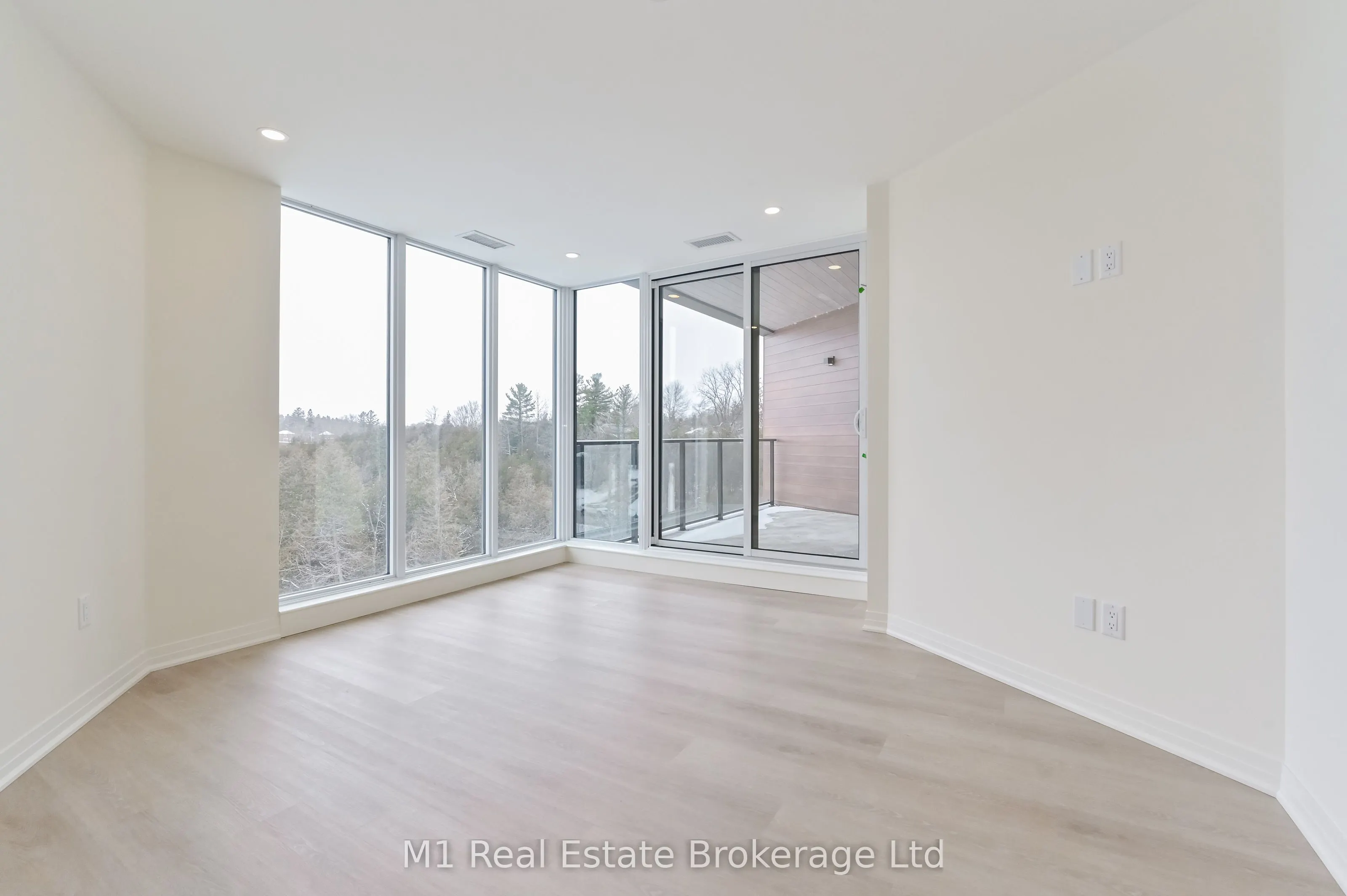 6523 Wellington 7 Road, #402