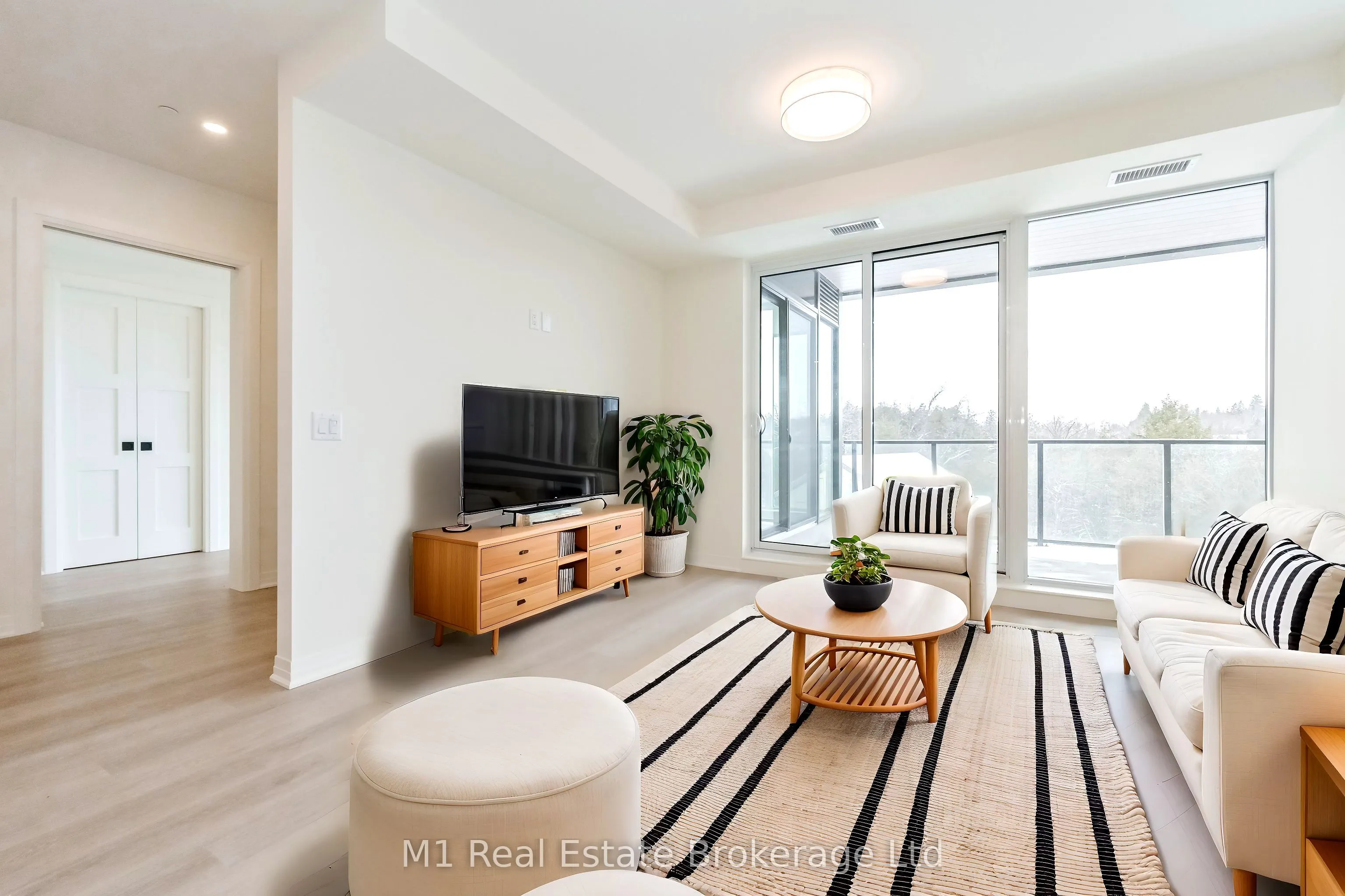 6523 Wellington 7 Road, #402
