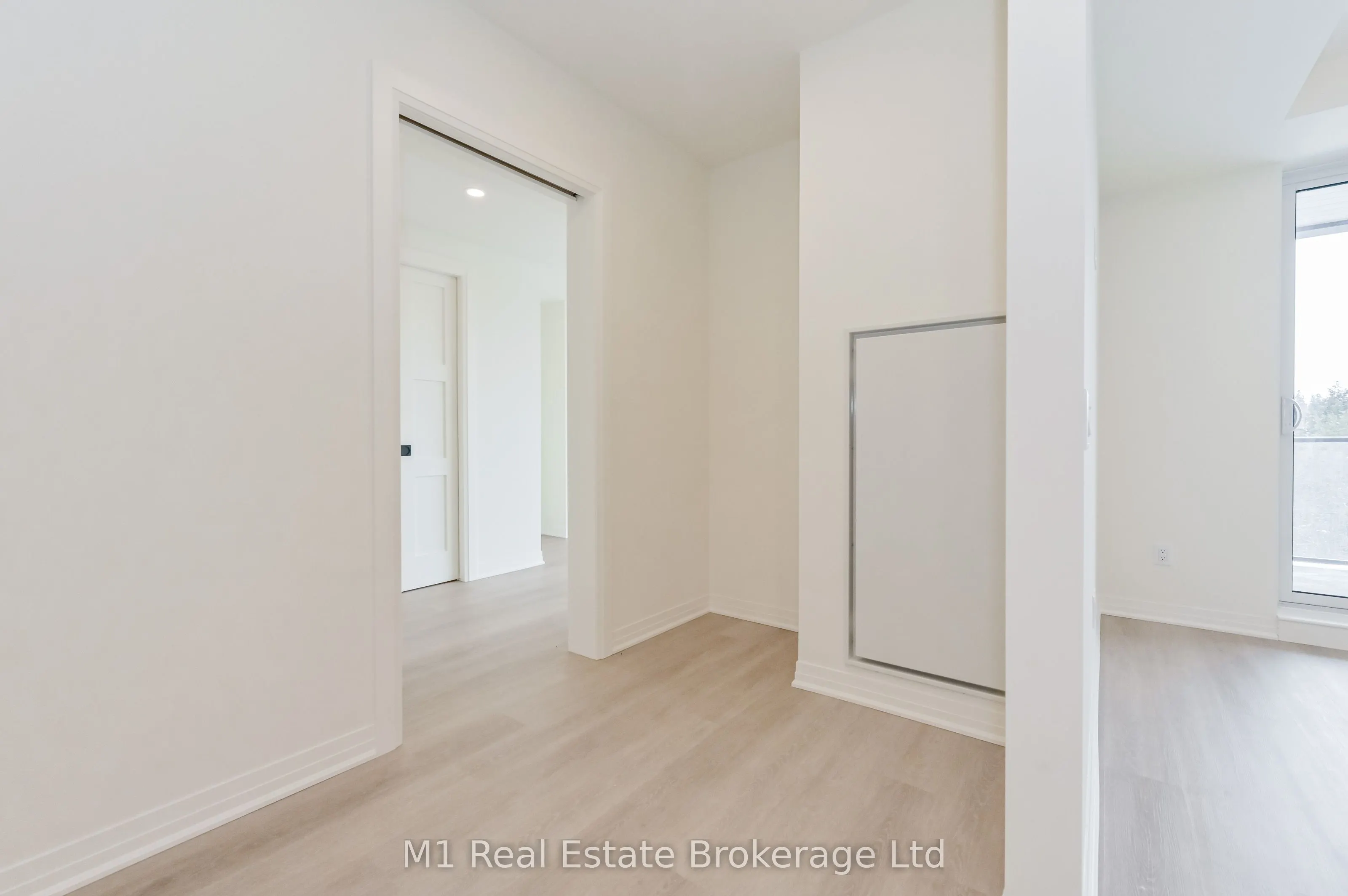 6523 Wellington 7 Road, #402