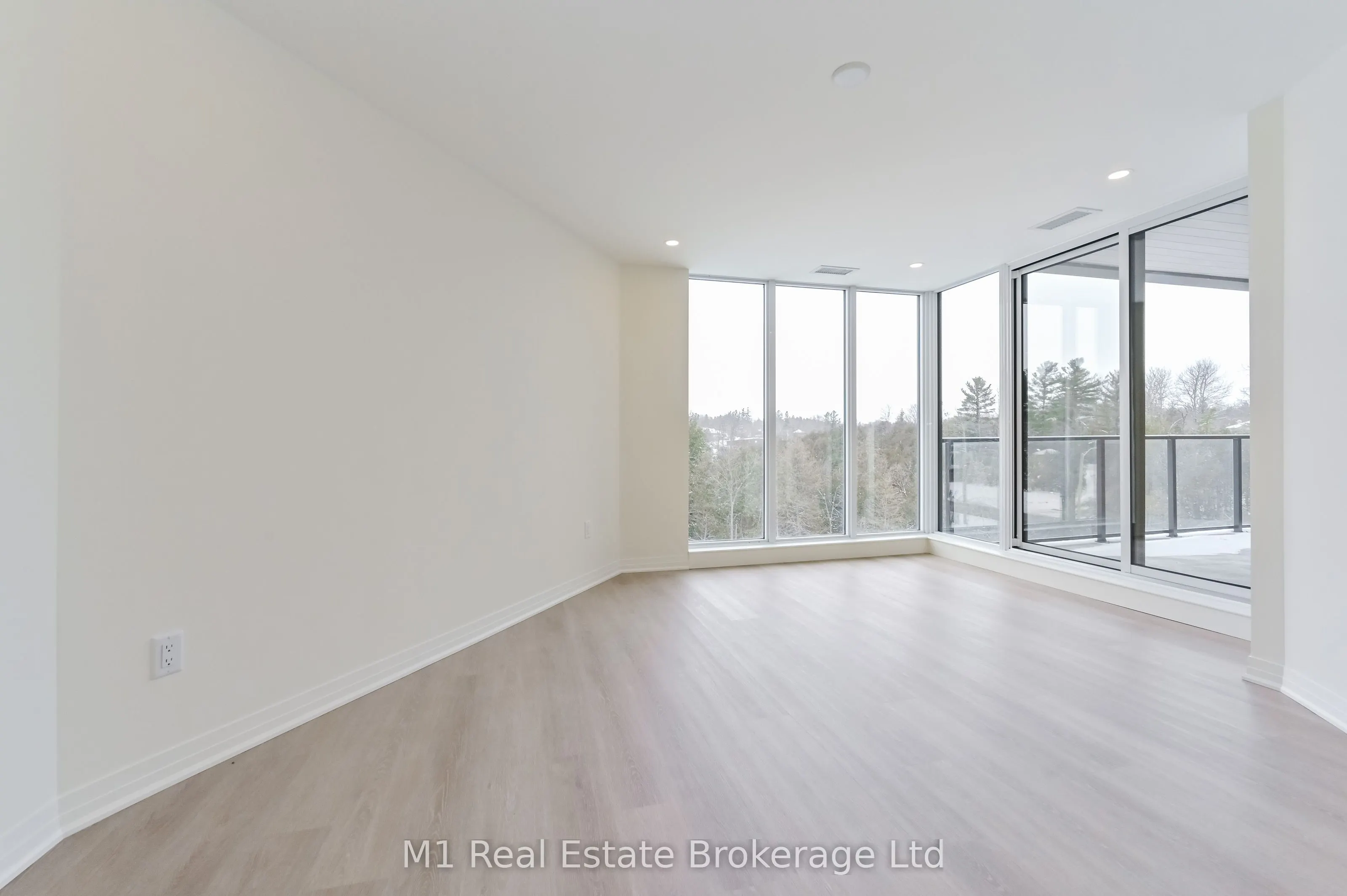6523 Wellington 7 Road, #402