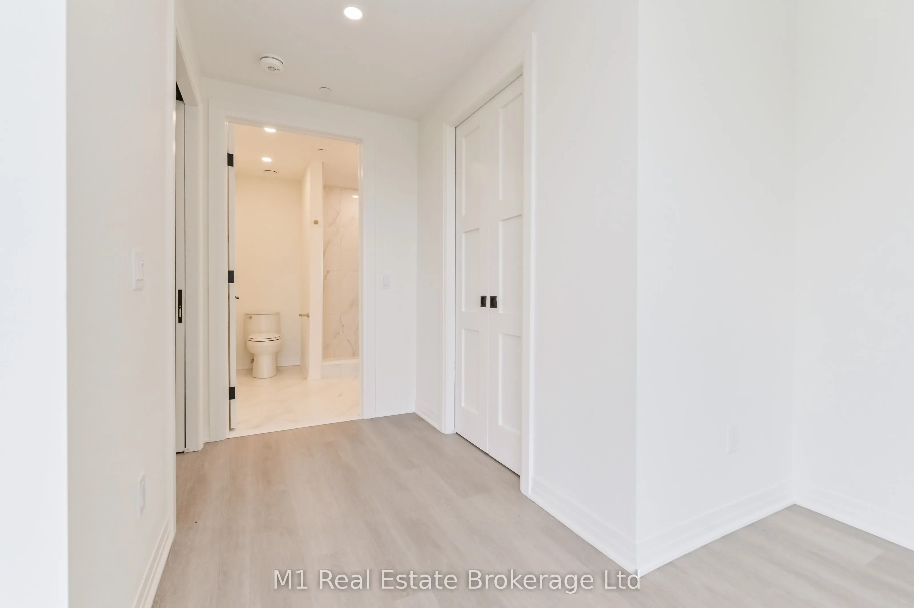 6523 Wellington 7 Road, #402