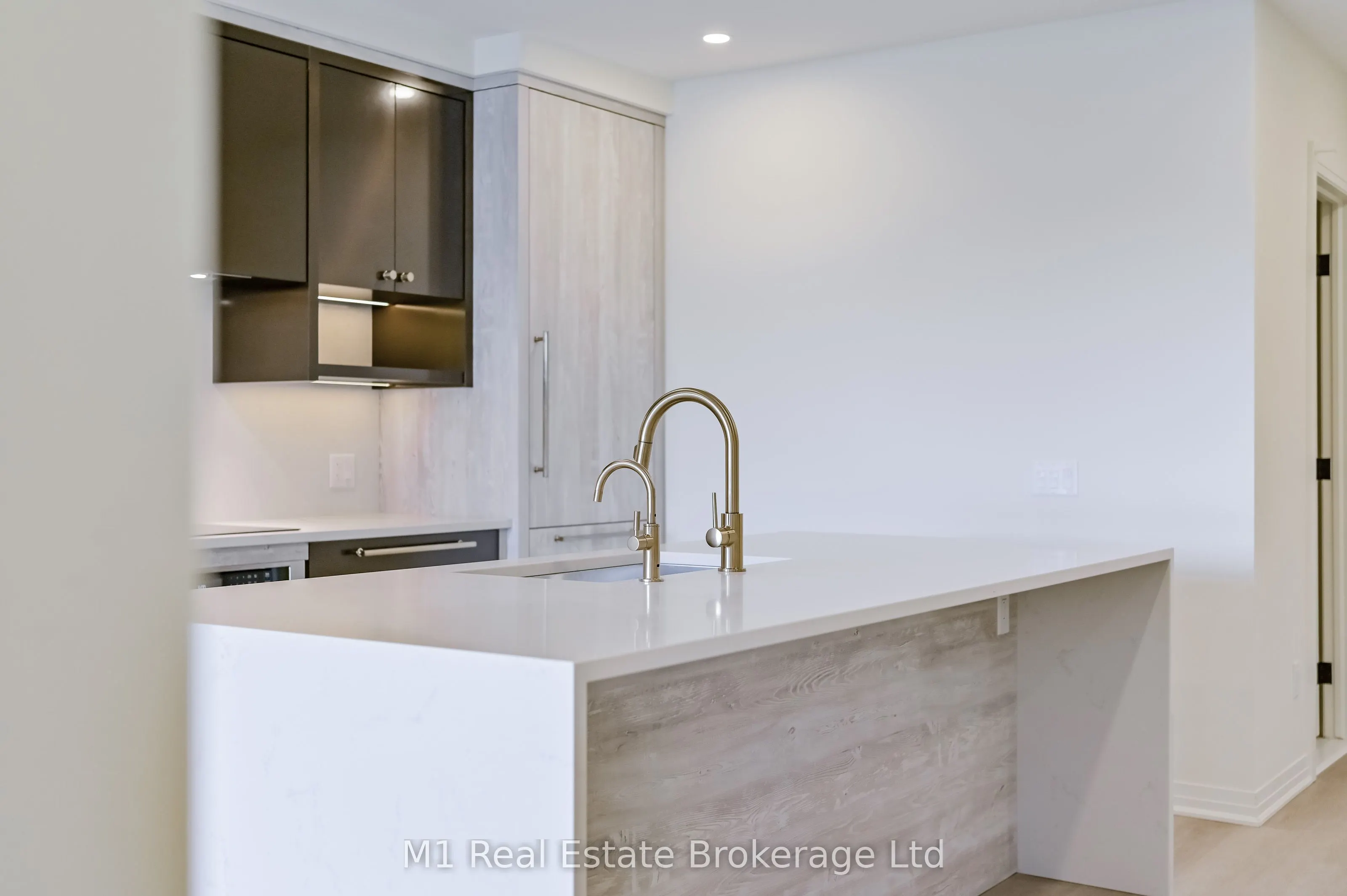6523 Wellington 7 Road, #402