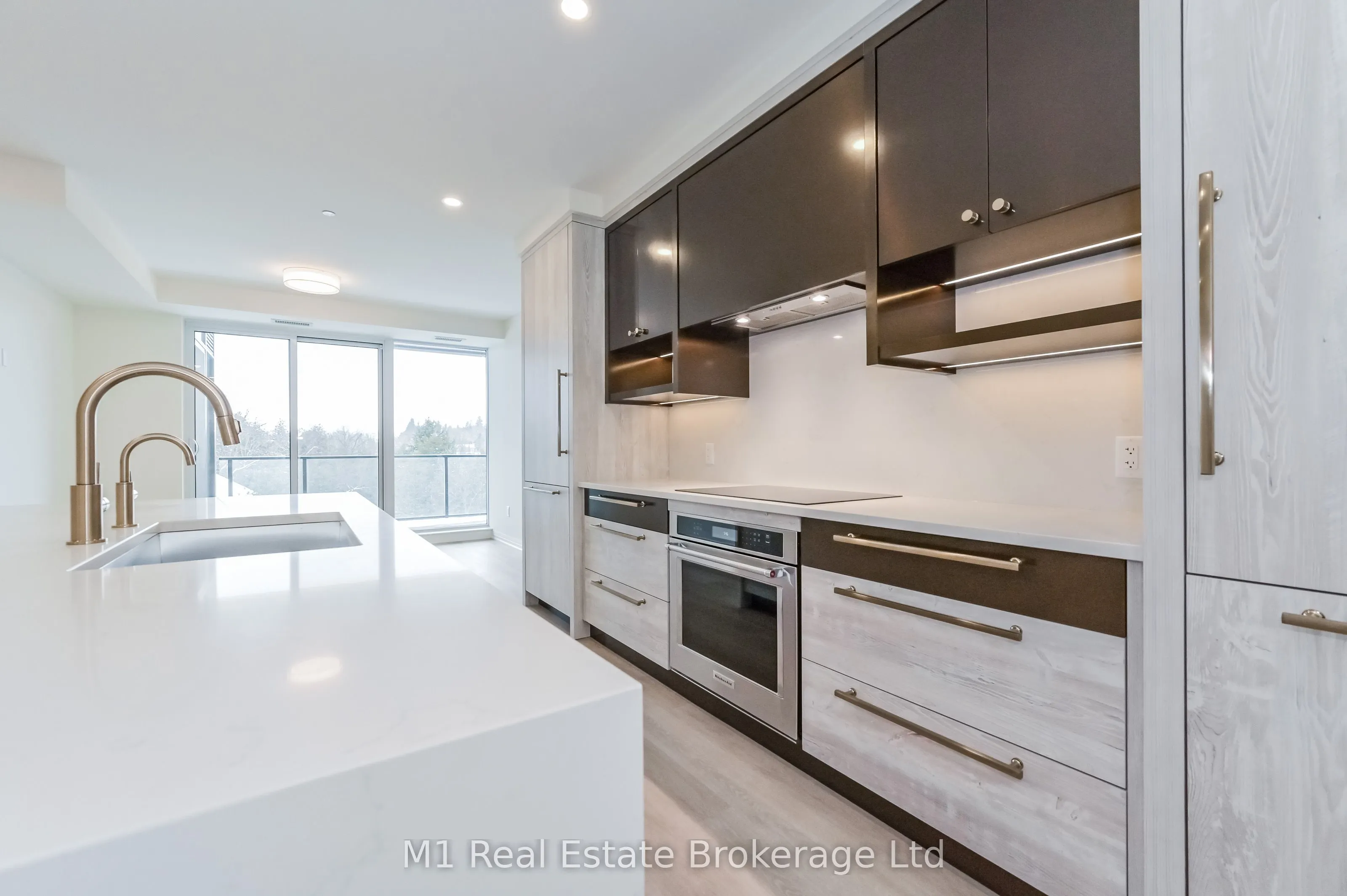 6523 Wellington 7 Road, #402