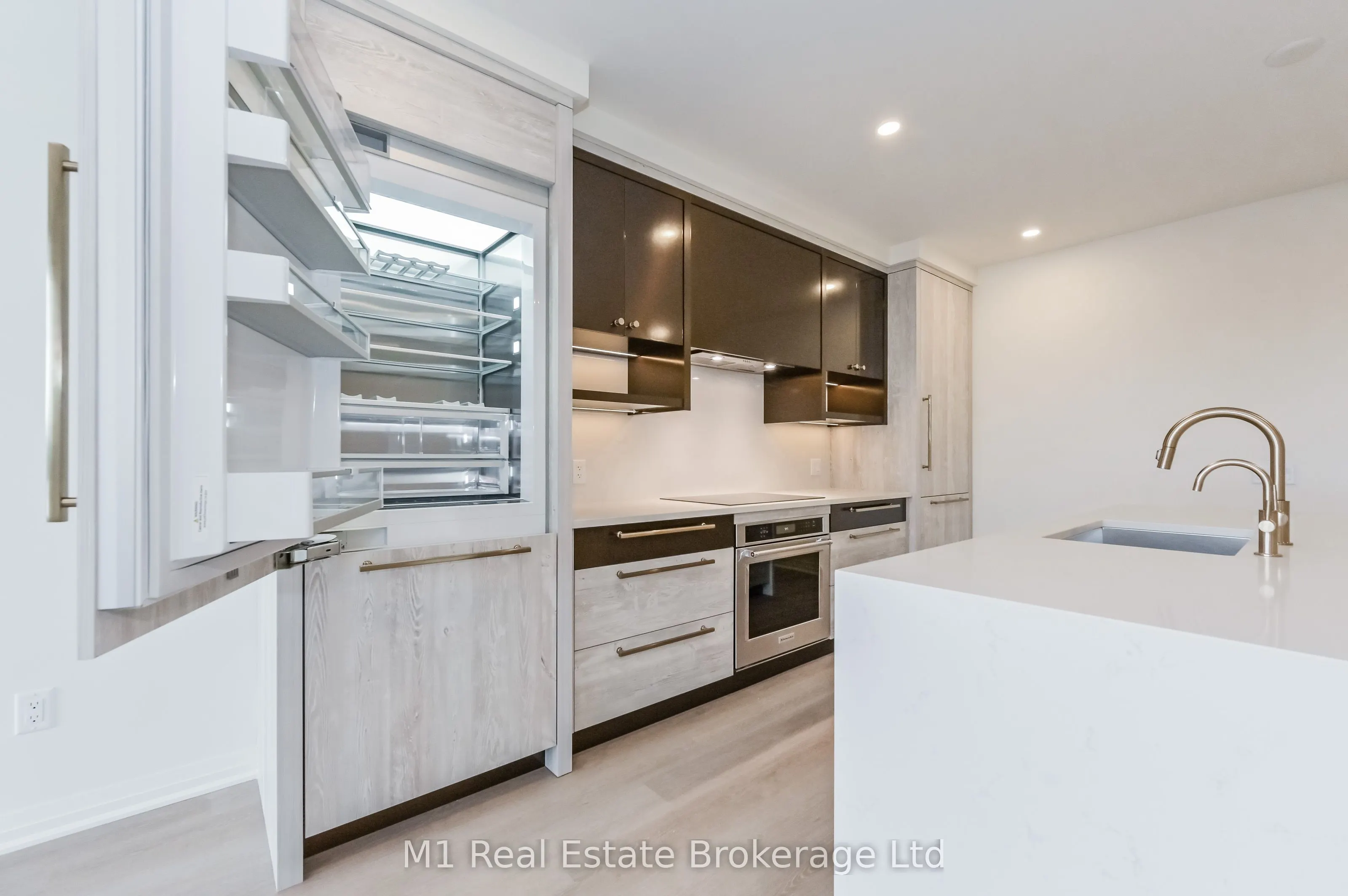 6523 Wellington 7 Road, #402