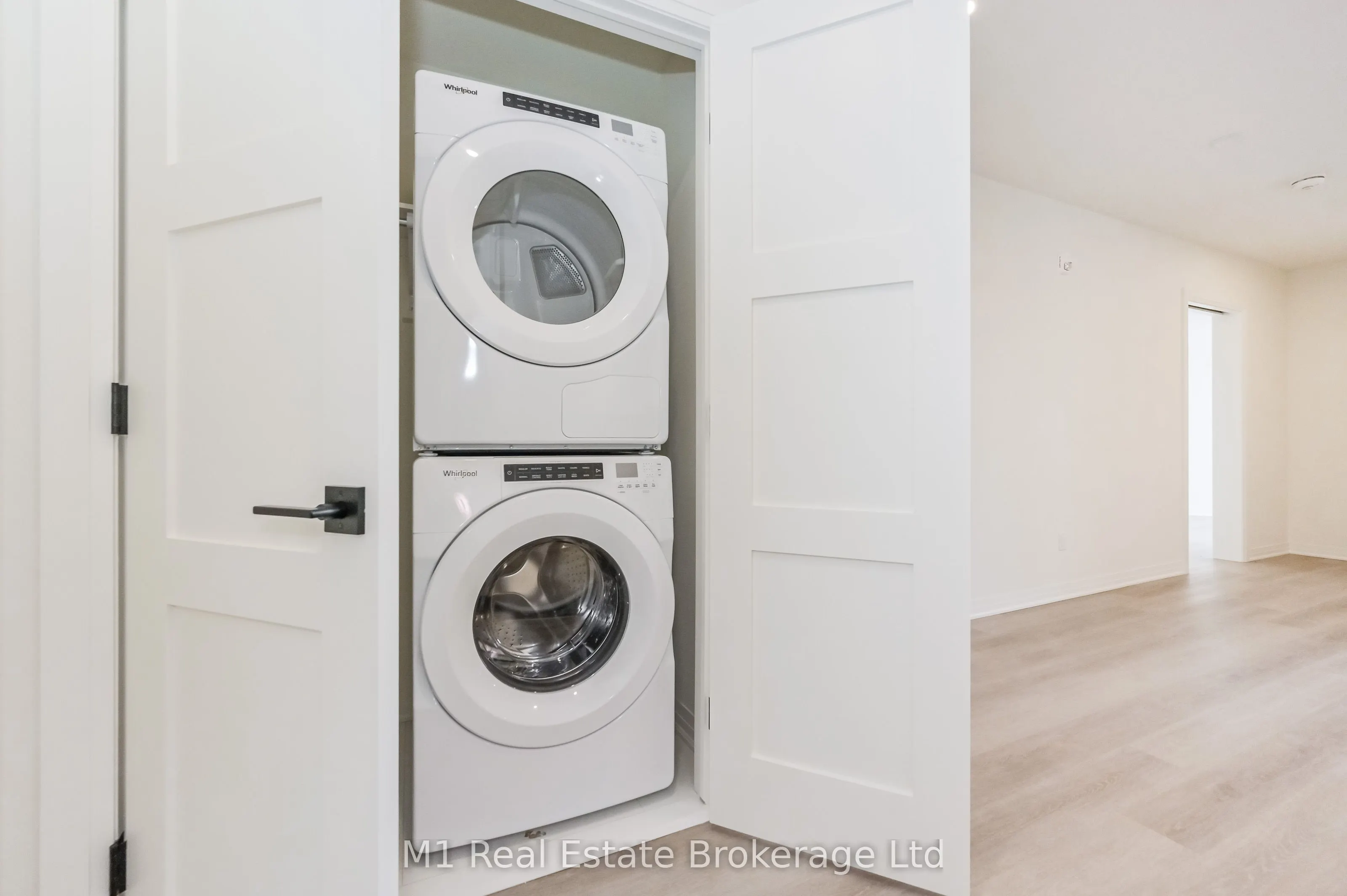 6523 Wellington 7 Road, #402