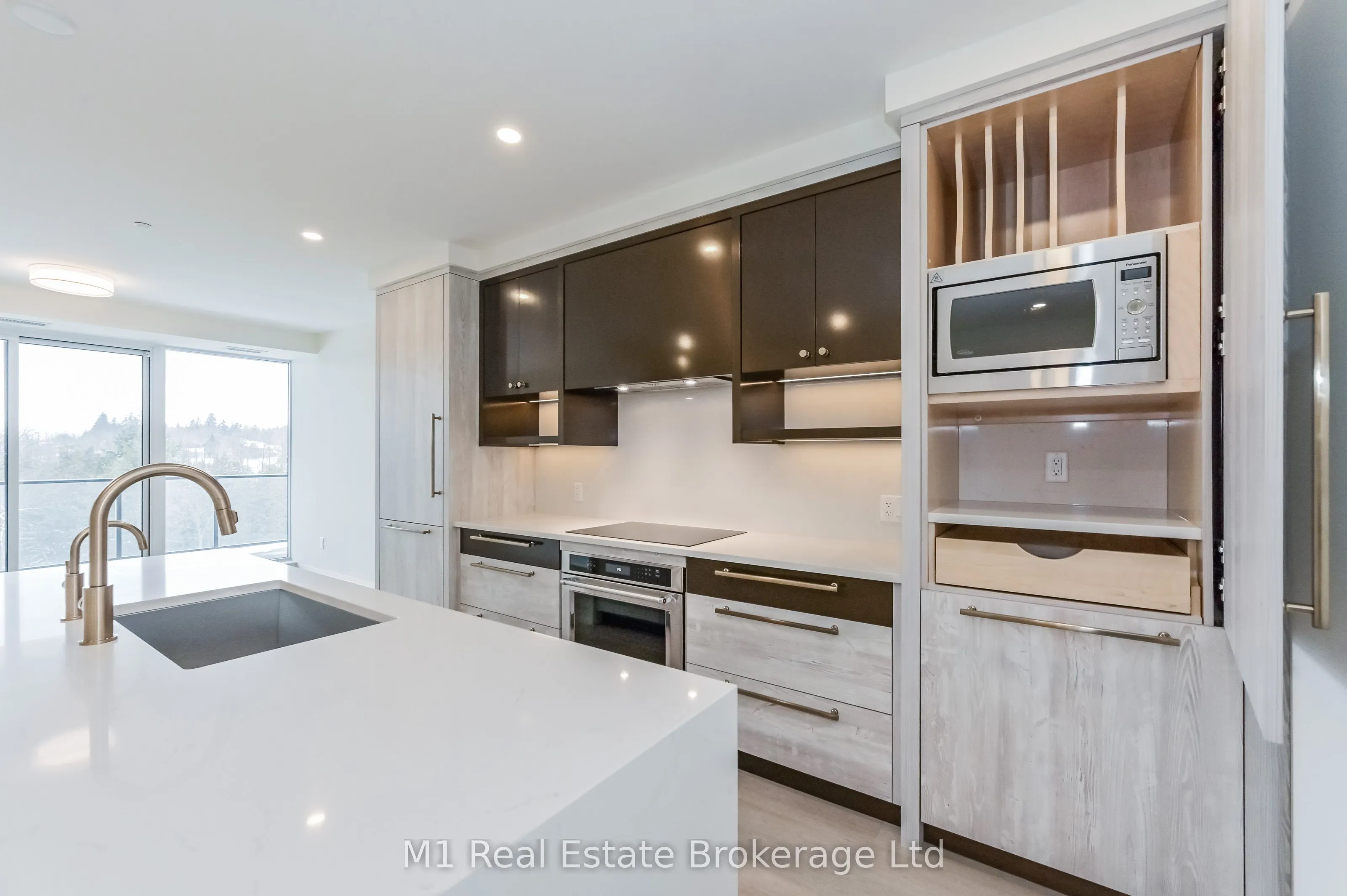 6523 Wellington 7 Road, #402