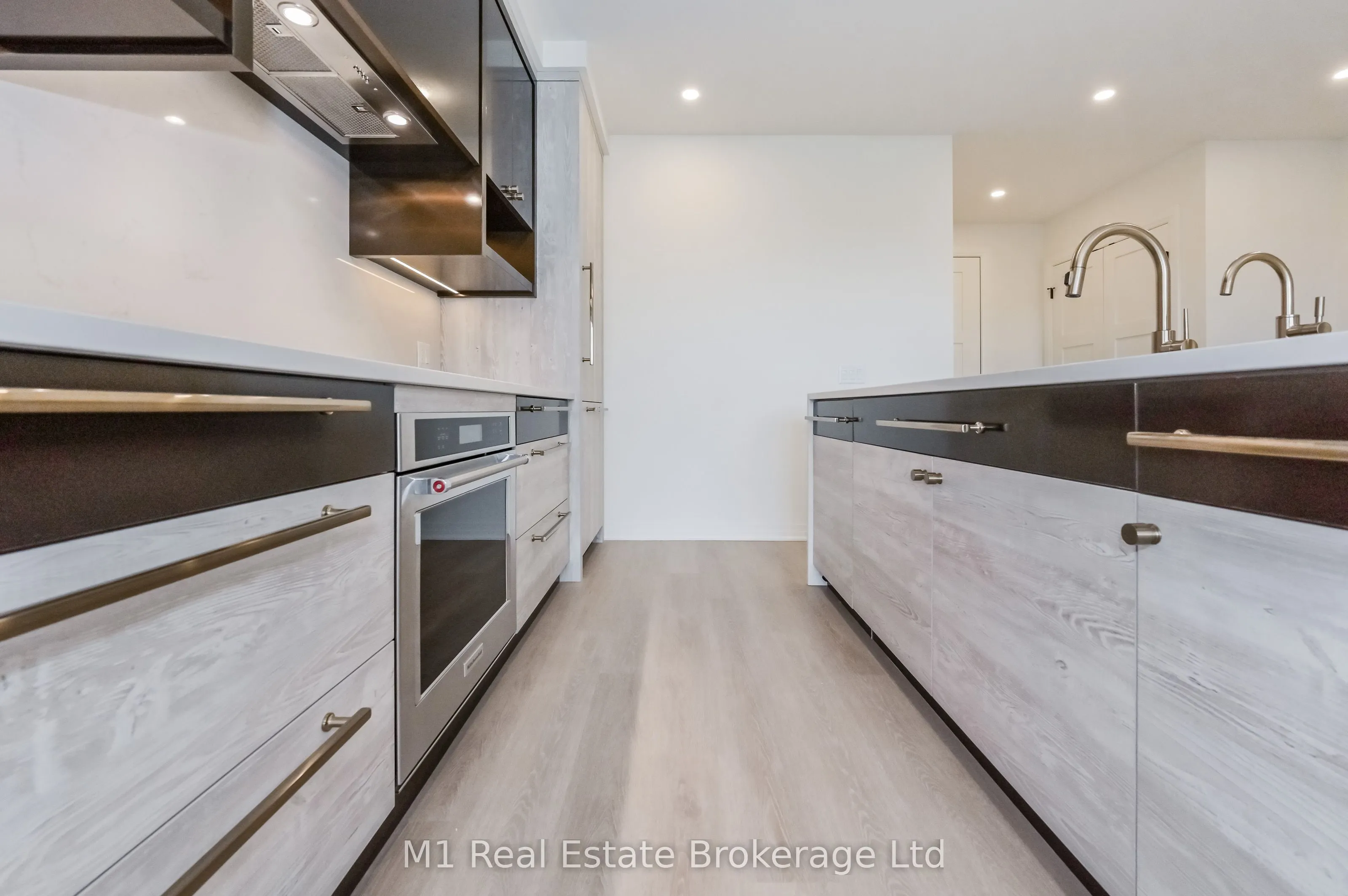 6523 Wellington 7 Road, #402