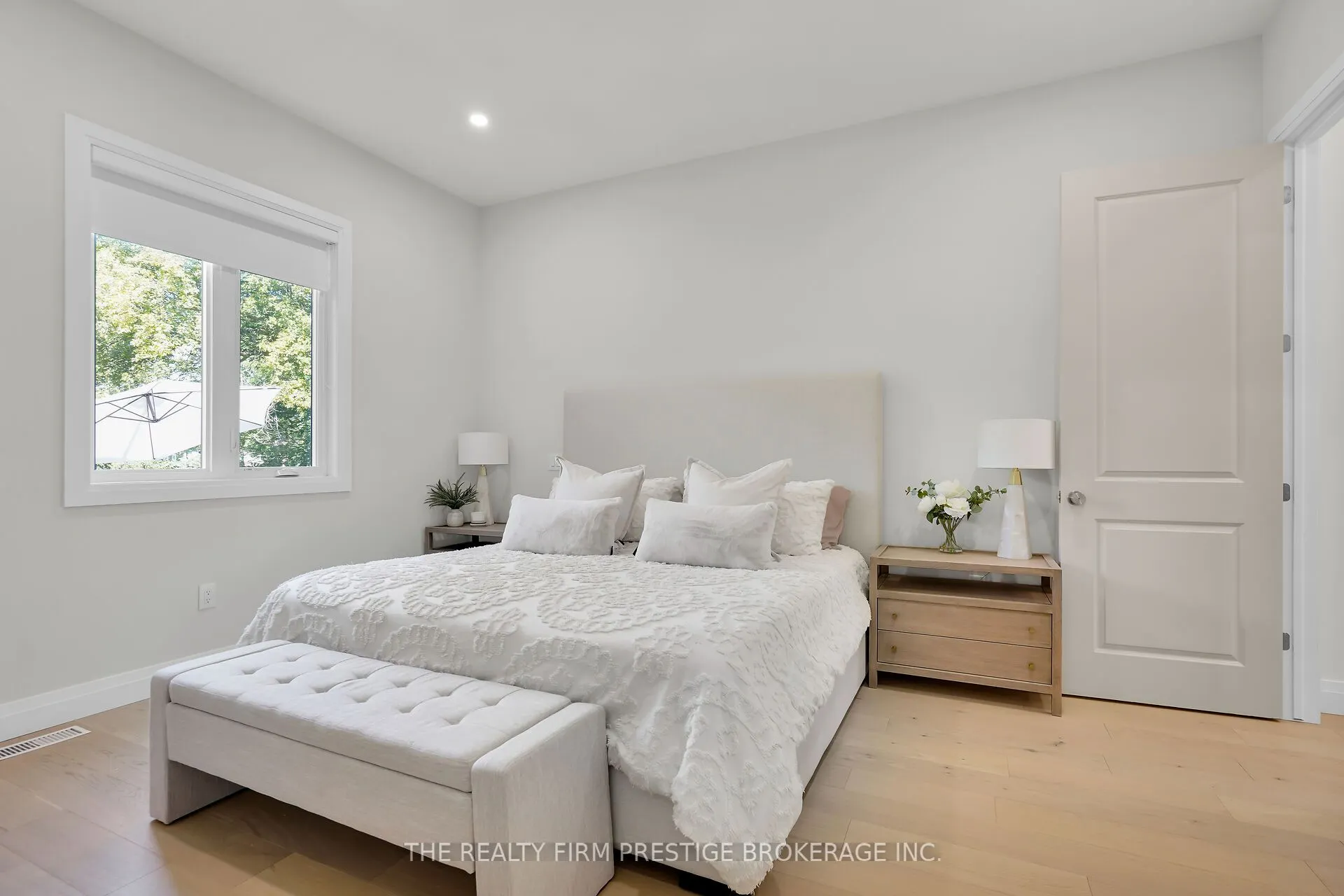 97 Simcoe Avenue