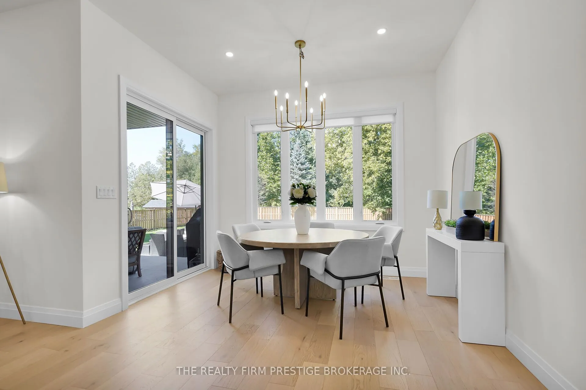 97 Simcoe Avenue