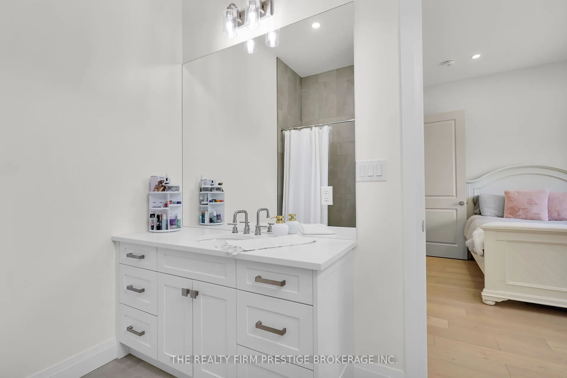97 Simcoe Avenue