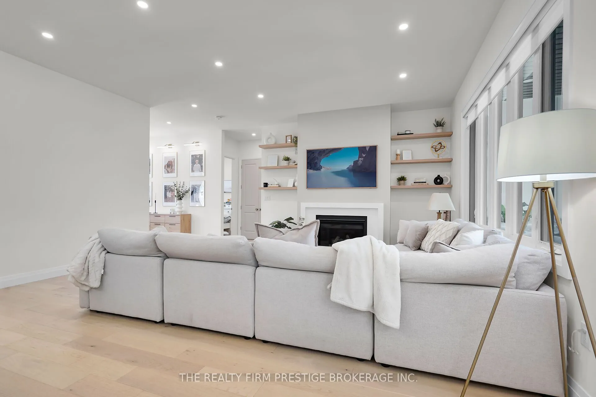 97 Simcoe Avenue
