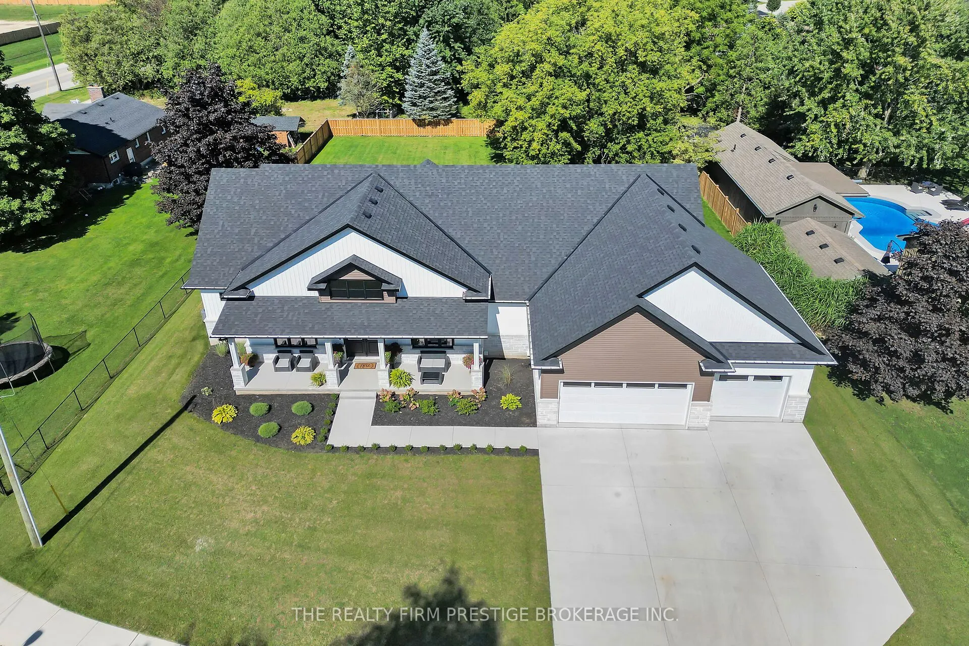 97 Simcoe Avenue