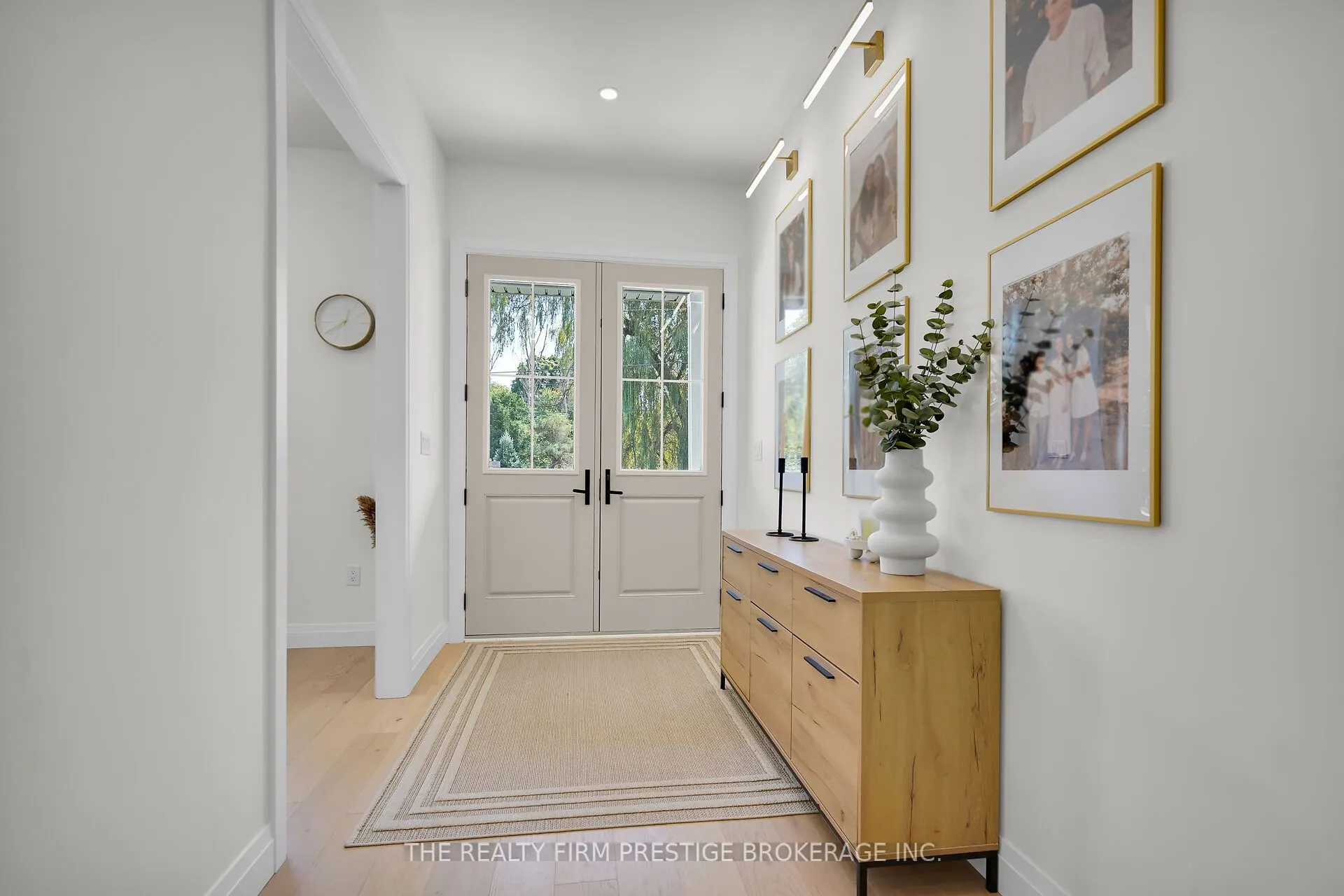 97 Simcoe Avenue