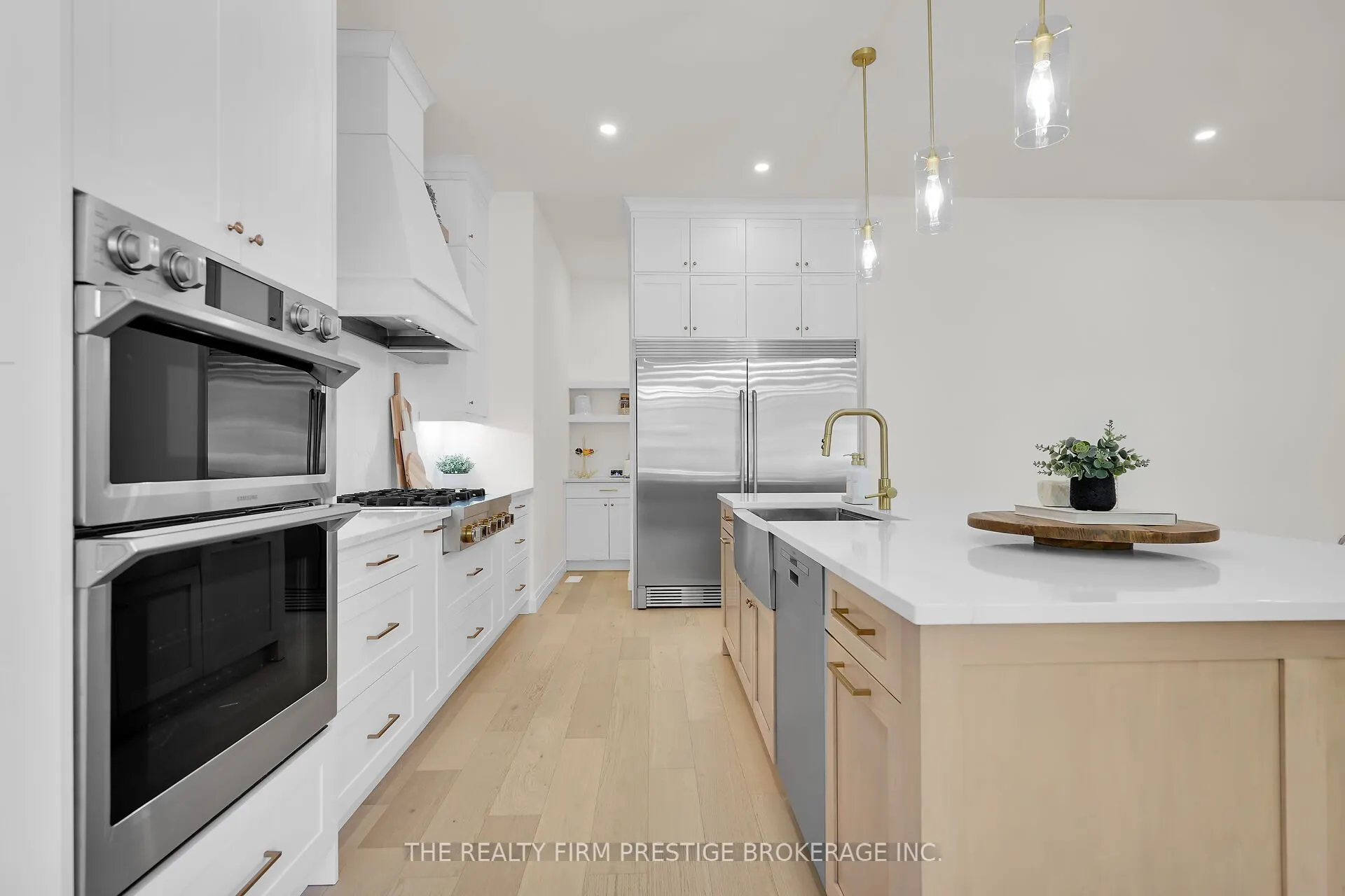 97 Simcoe Avenue