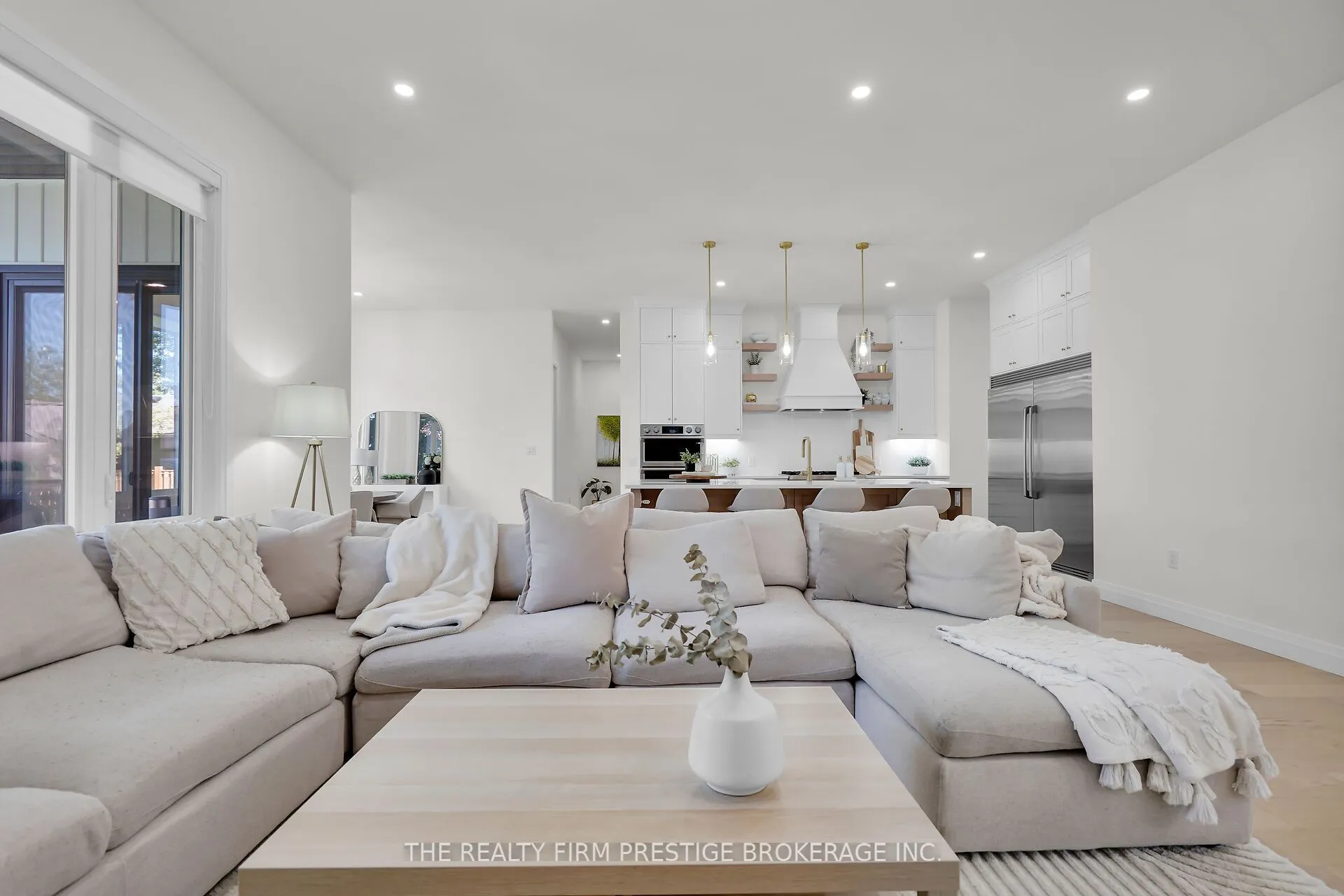 97 Simcoe Avenue