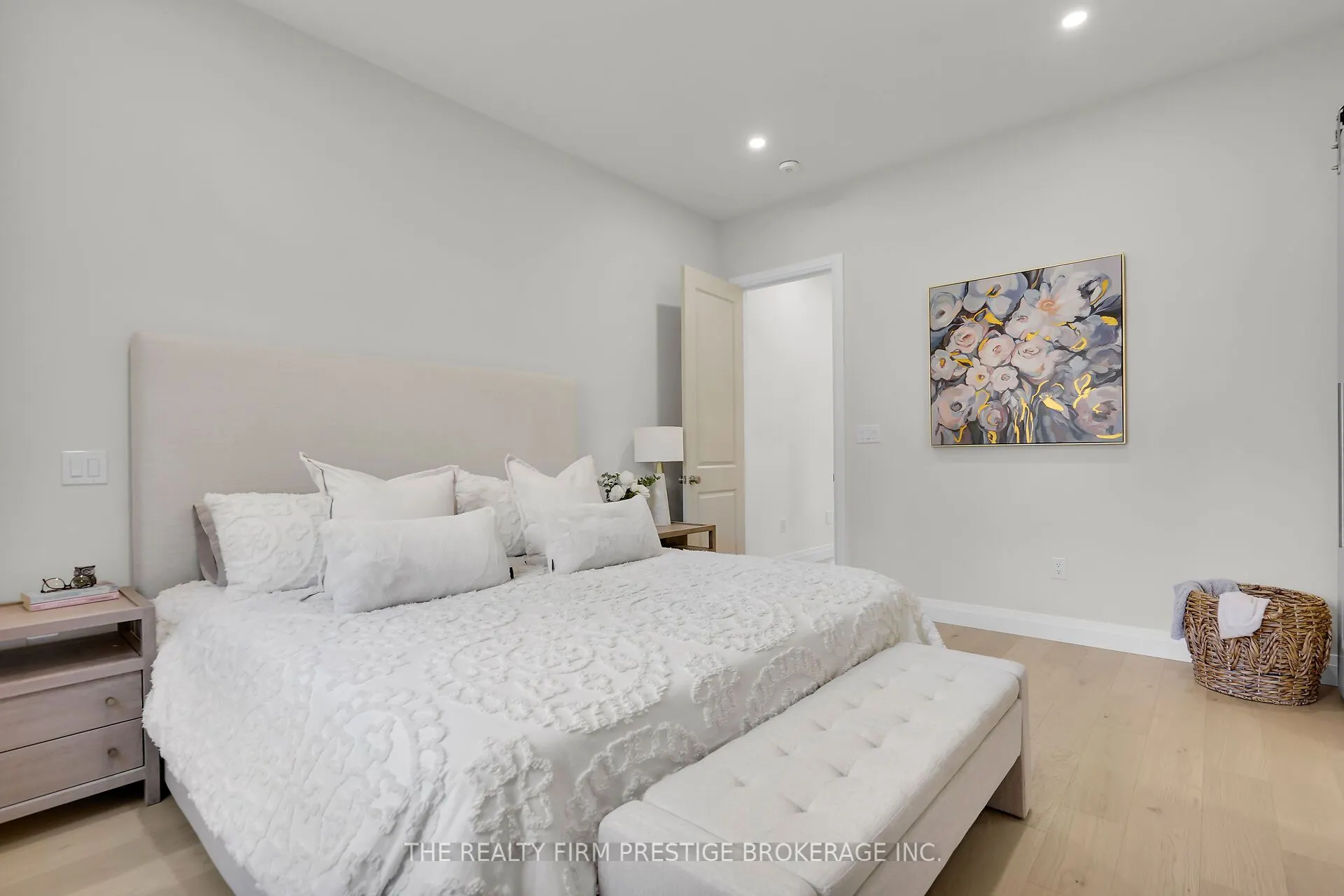 97 Simcoe Avenue