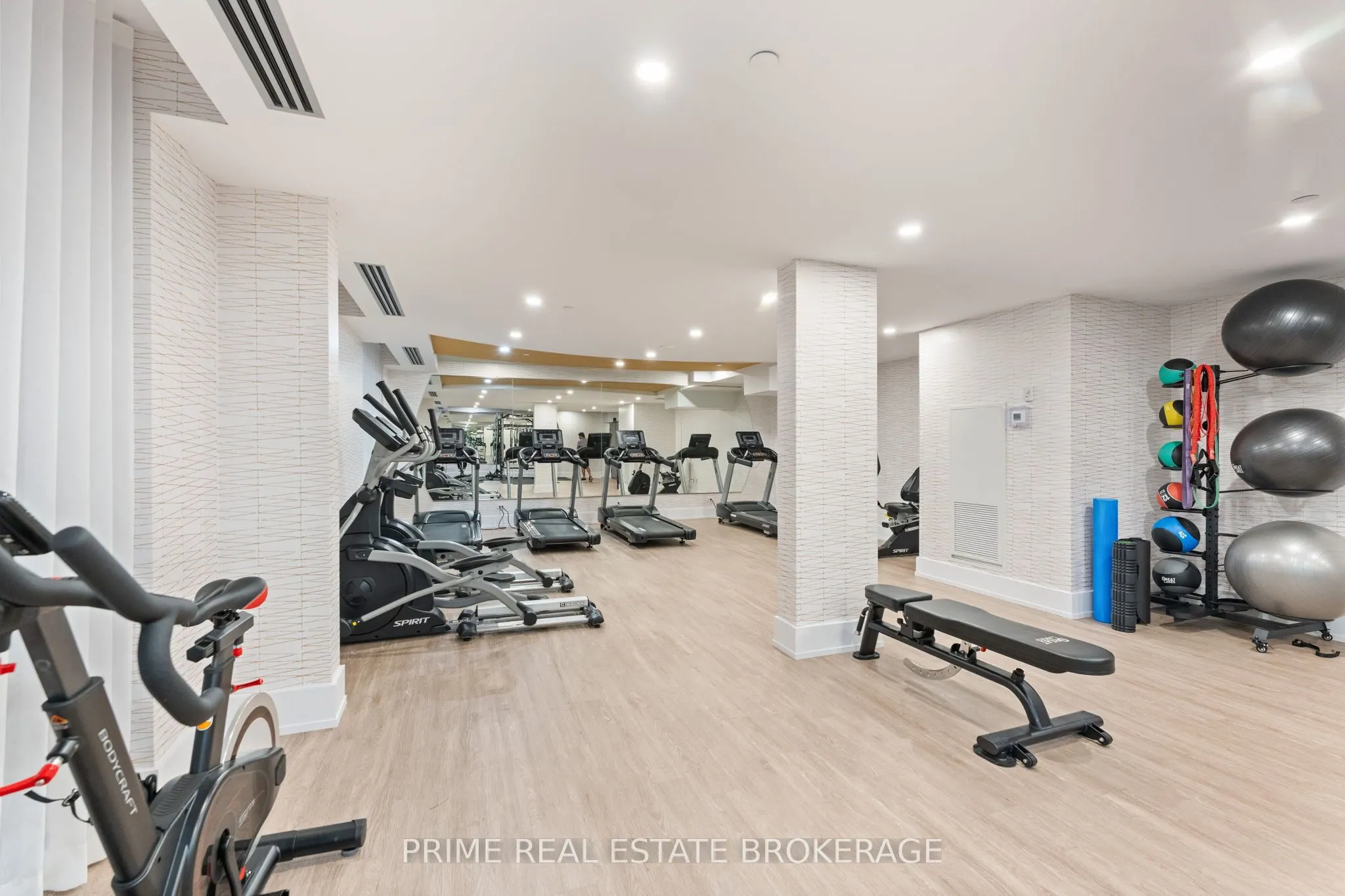 460 Dundas Street E, #711