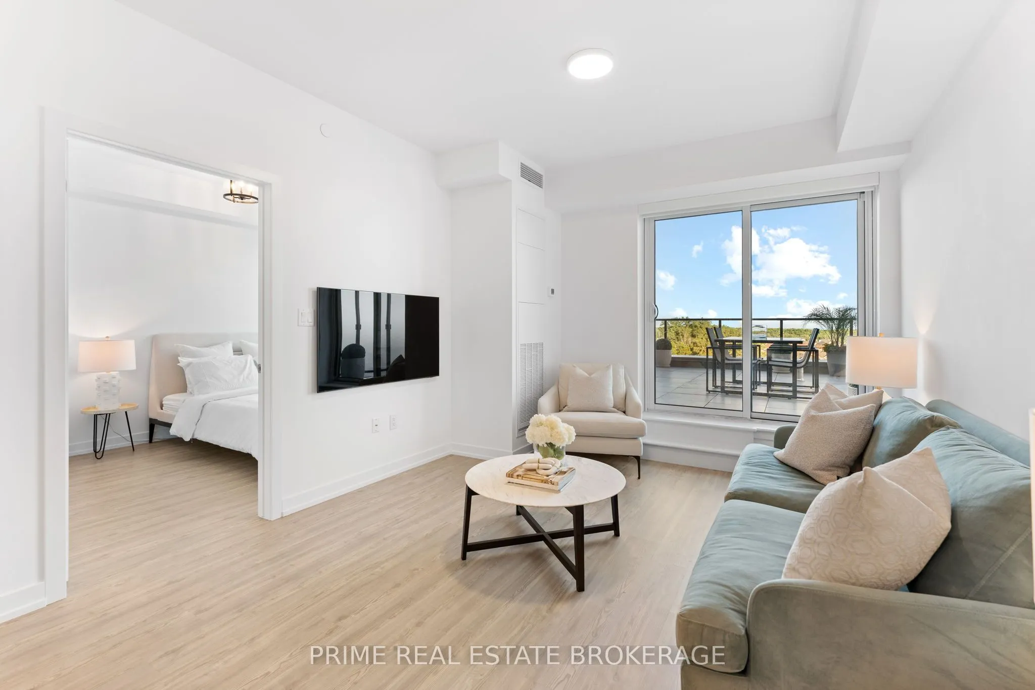 460 Dundas Street E, #711