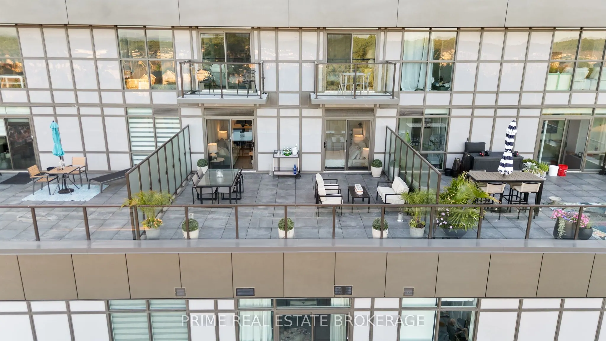 460 Dundas Street E, #711