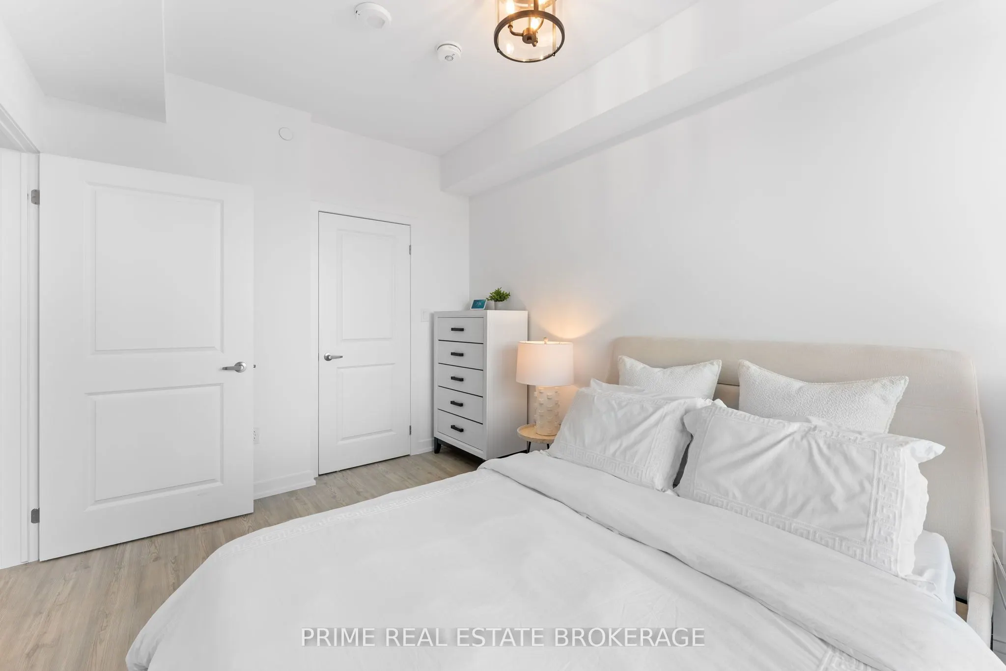 460 Dundas Street E, #711