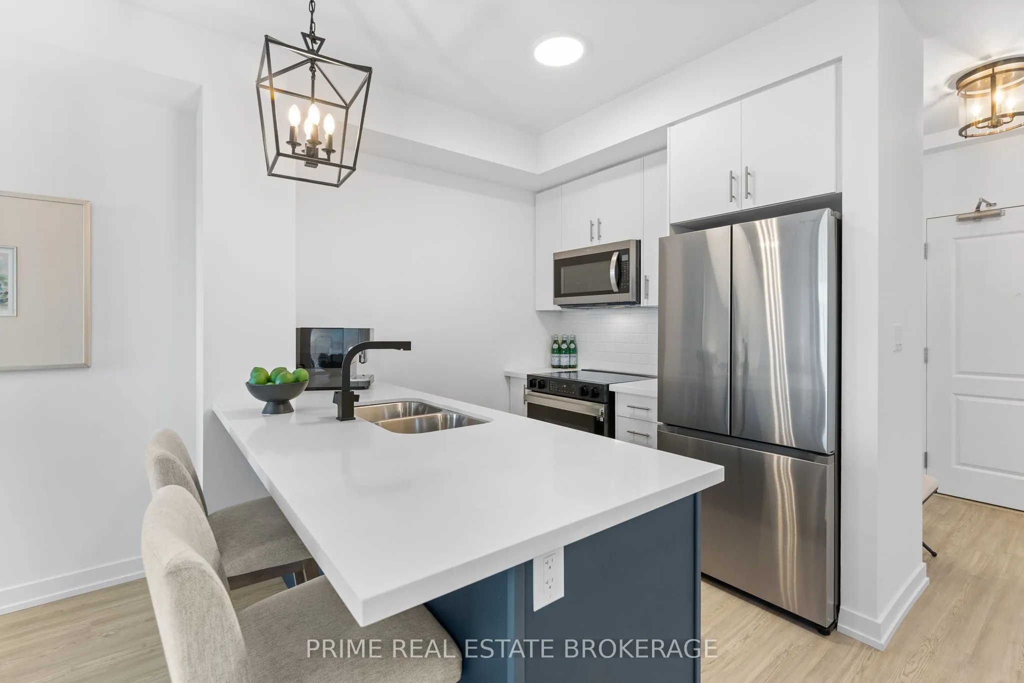 460 Dundas Street E, #711