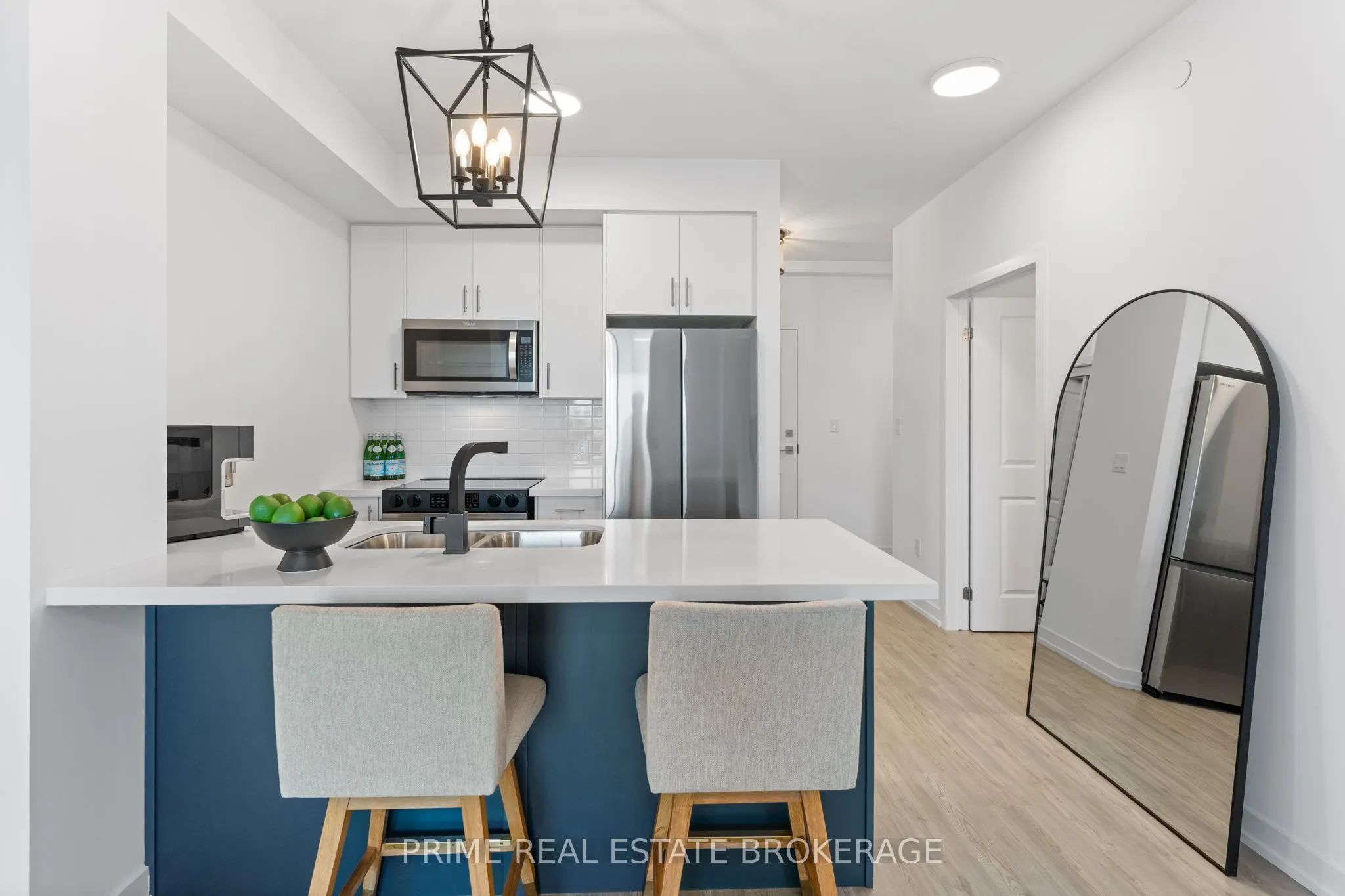 460 Dundas Street E, #711
