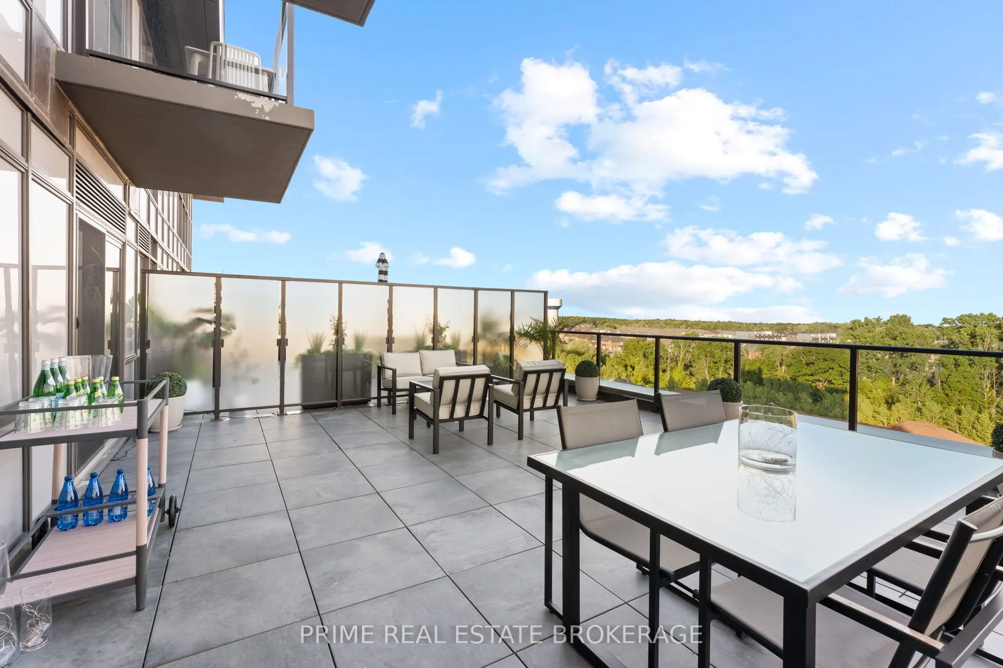 460 Dundas Street E, #711